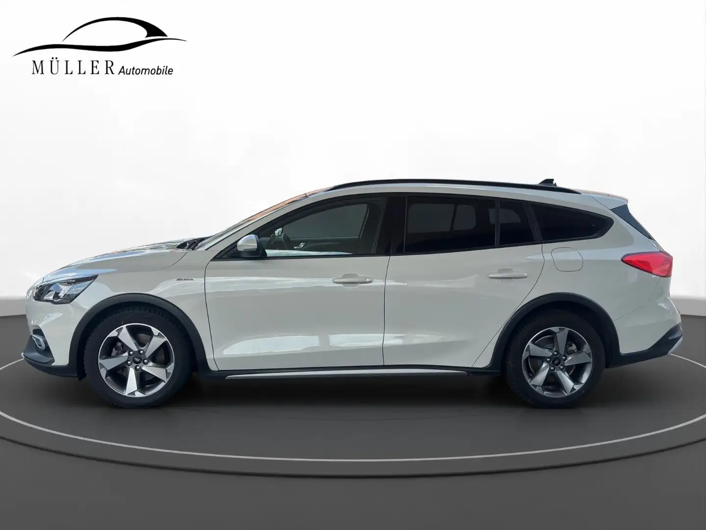 Ford Focus 1,5 EcoBoost Active Turnier Bianco - 2