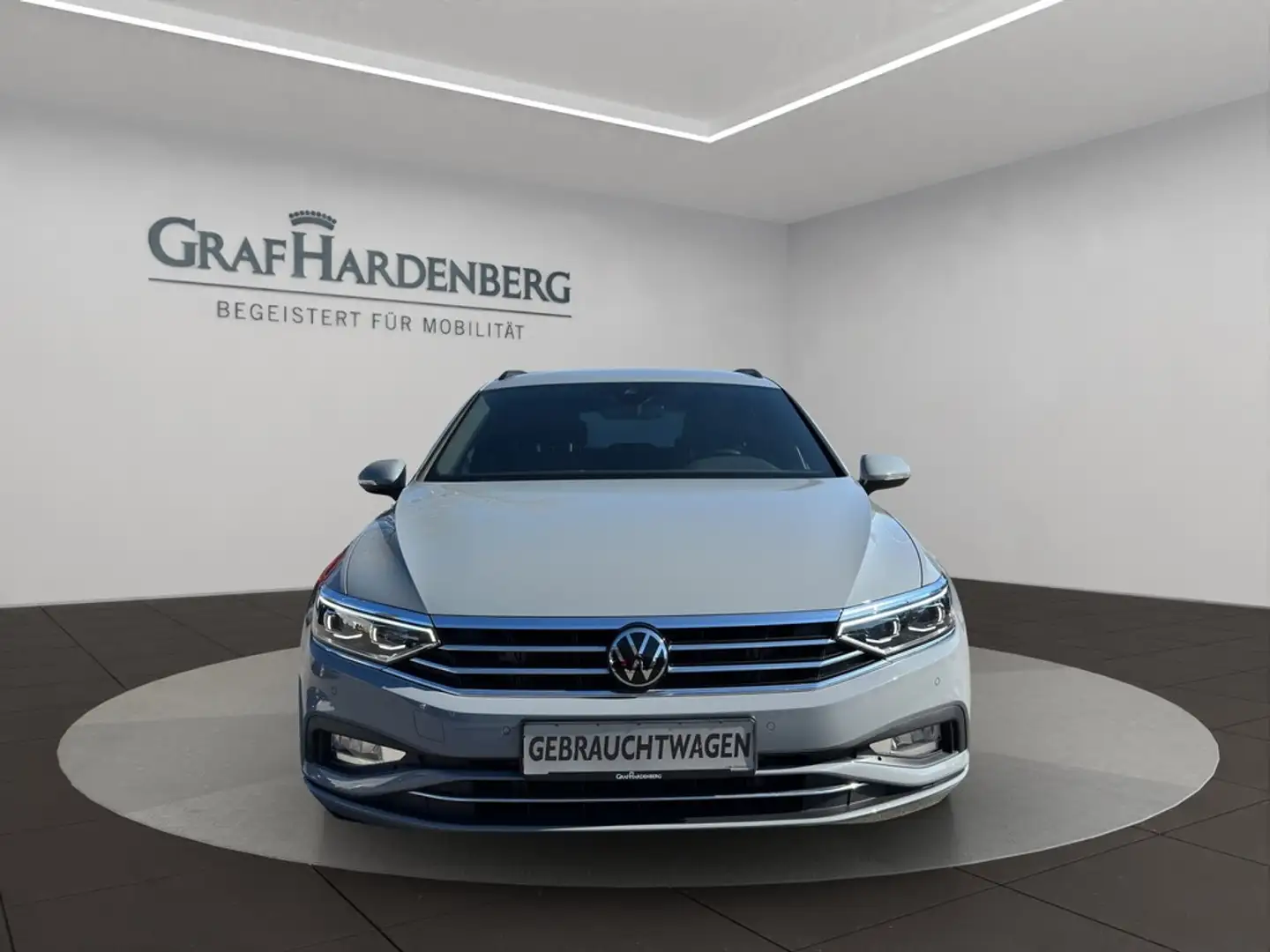 Volkswagen Passat Variant Business 1.5 TSI DSG Grau - 2