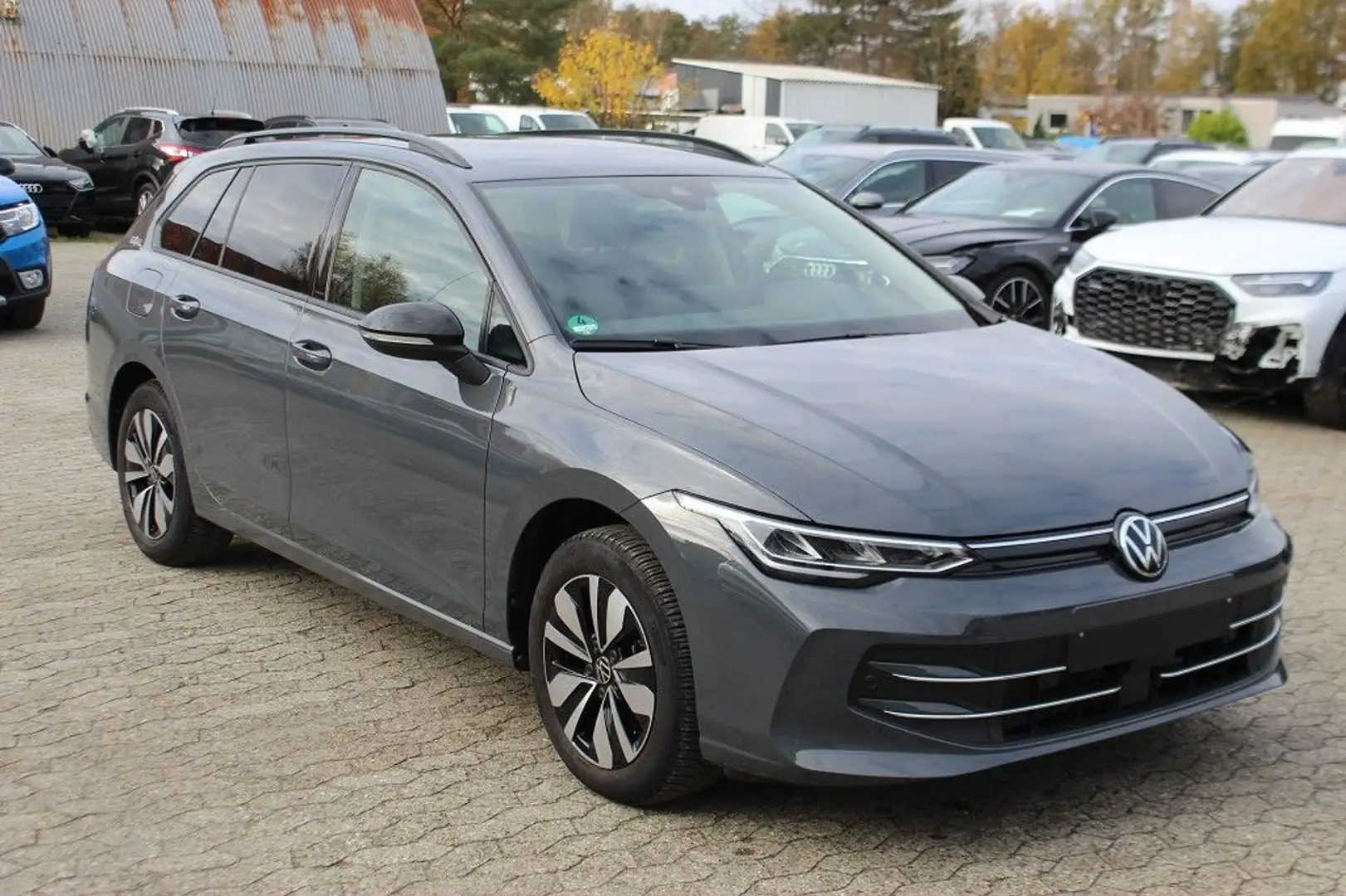 Volkswagen Golf VIII Variant 1.5 TSI OPF Goal LED ACC Alu Grau - 1