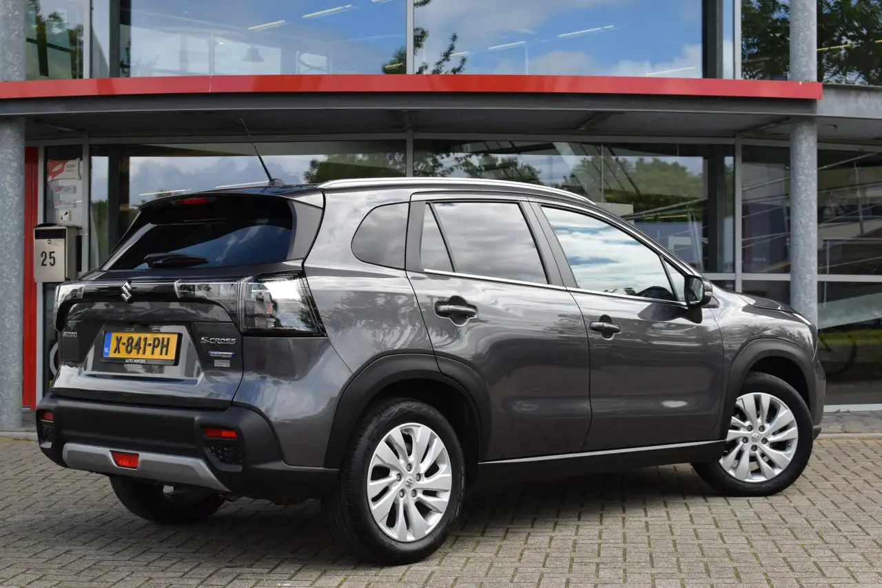 Suzuki S-Cross 2024