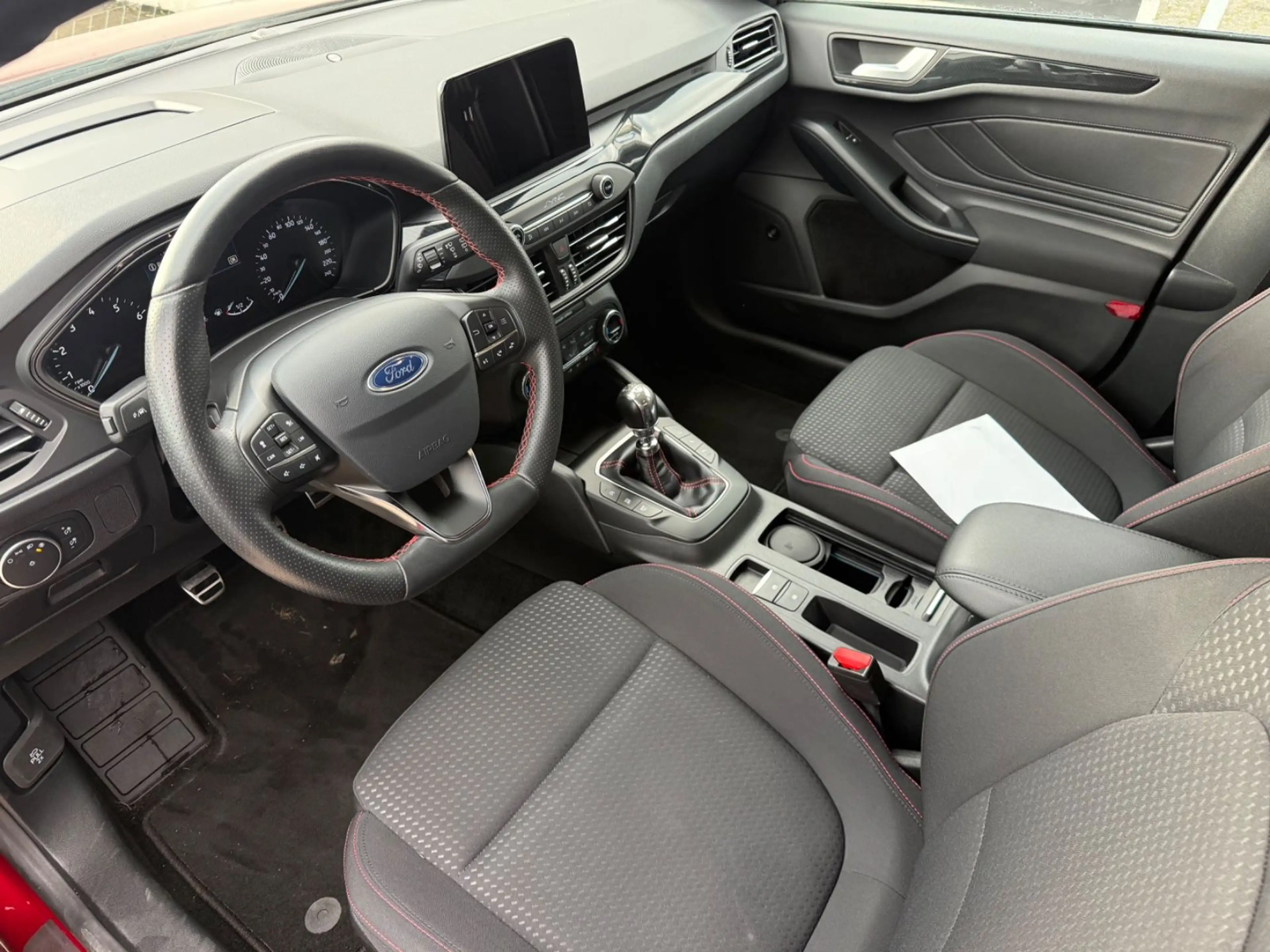 Ford Focus Lim. ST-Line+BC+MFL+LED+APPLECARPLAY+HEADU — photo 12
