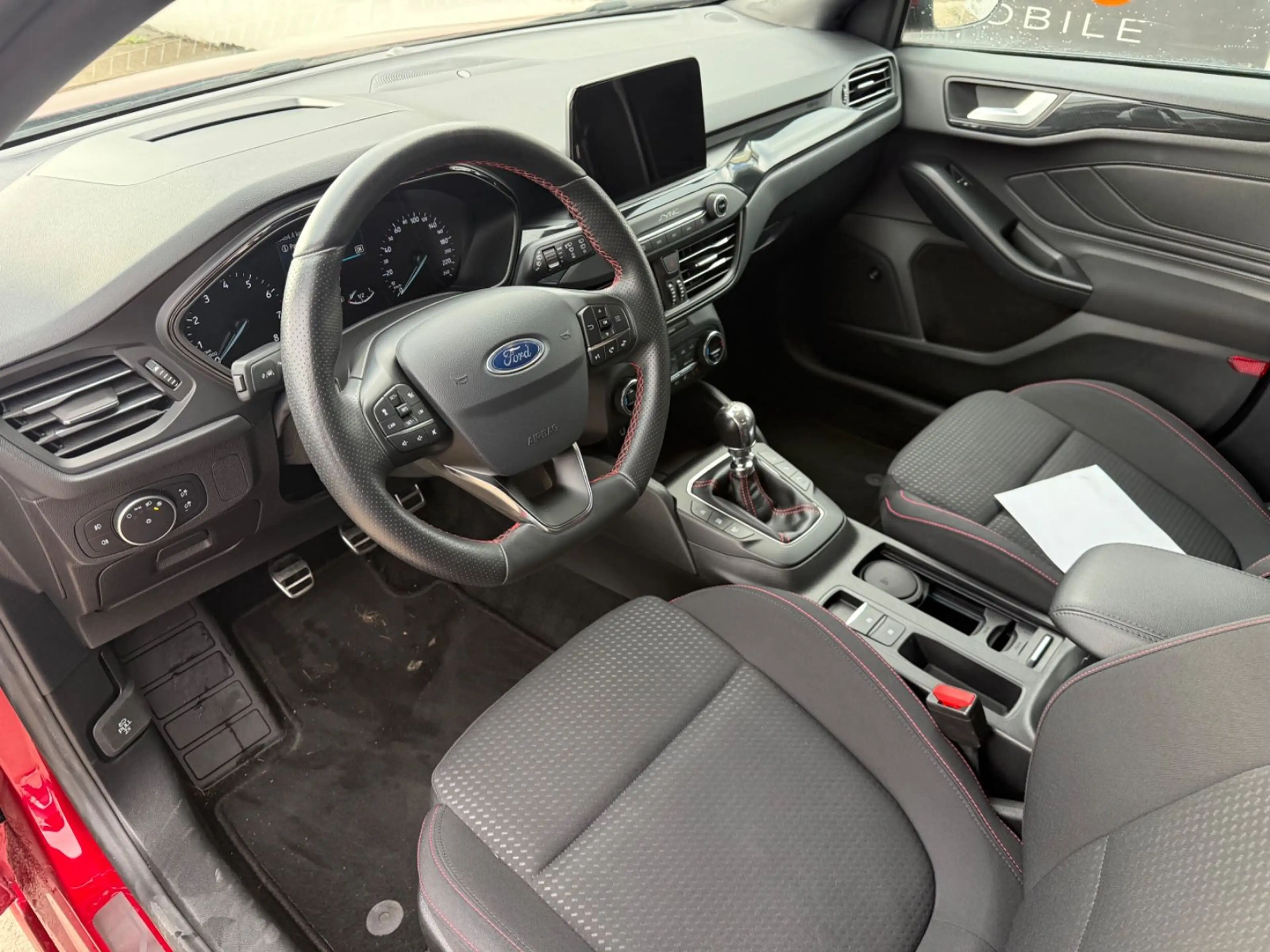 Ford Focus Lim. ST-Line+BC+MFL+LED+APPLECARPLAY+HEADU — photo 11