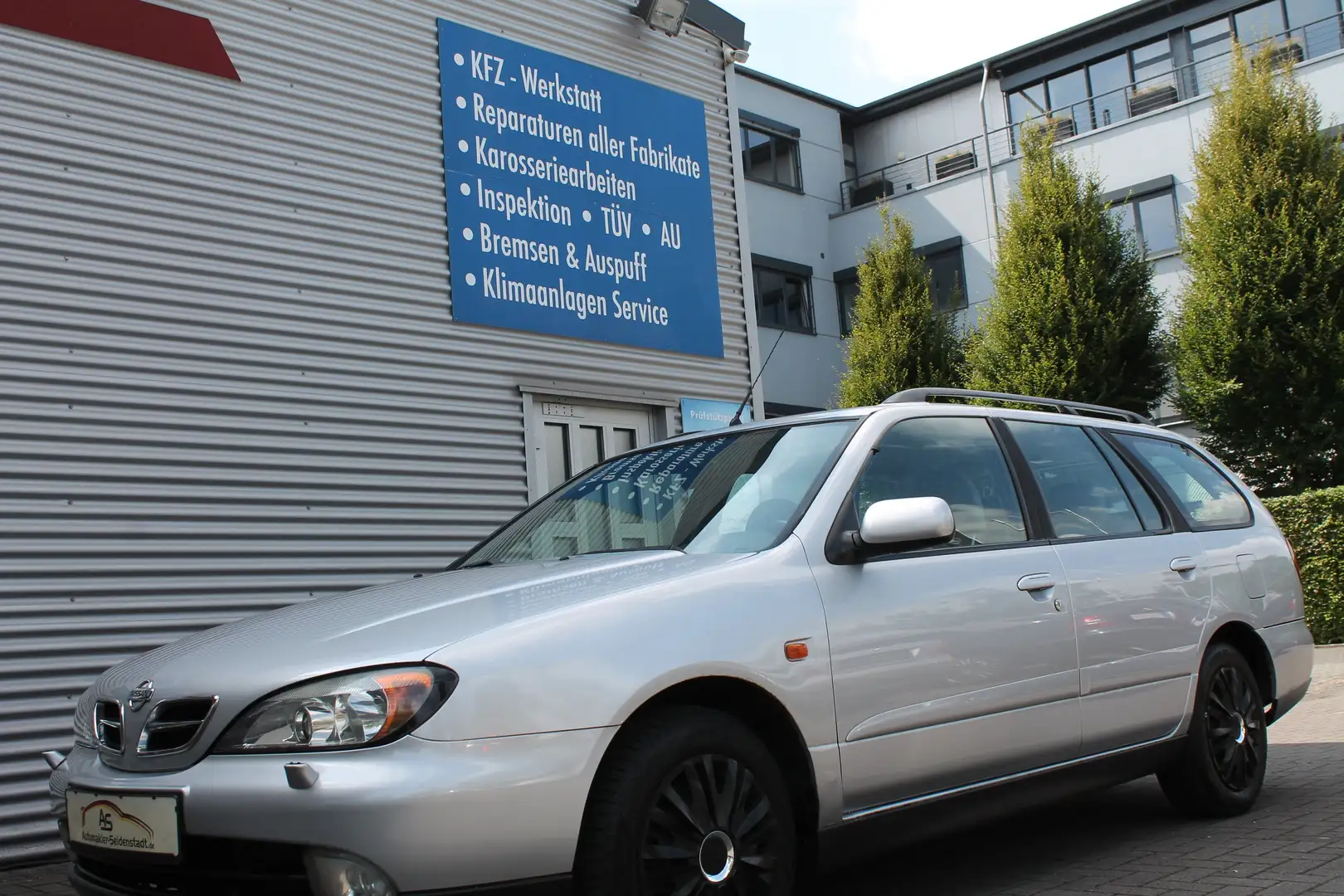 Nissan Primera Traveller 2.0 Elegance,Automatik,Klima, 08.2026 Srebrny - 1
