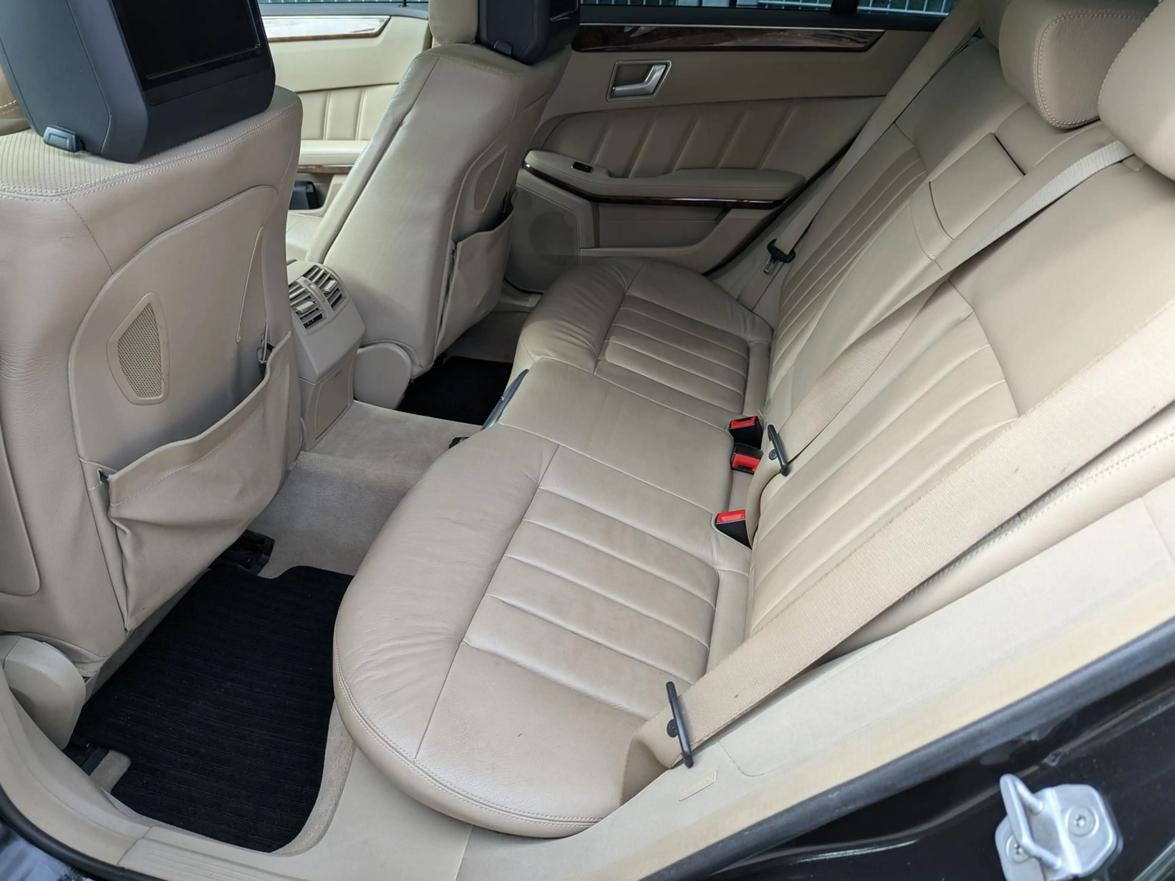 Mercedes-Benz E 350 CGI BlueEfficiency*2 Hand* — photo 9
