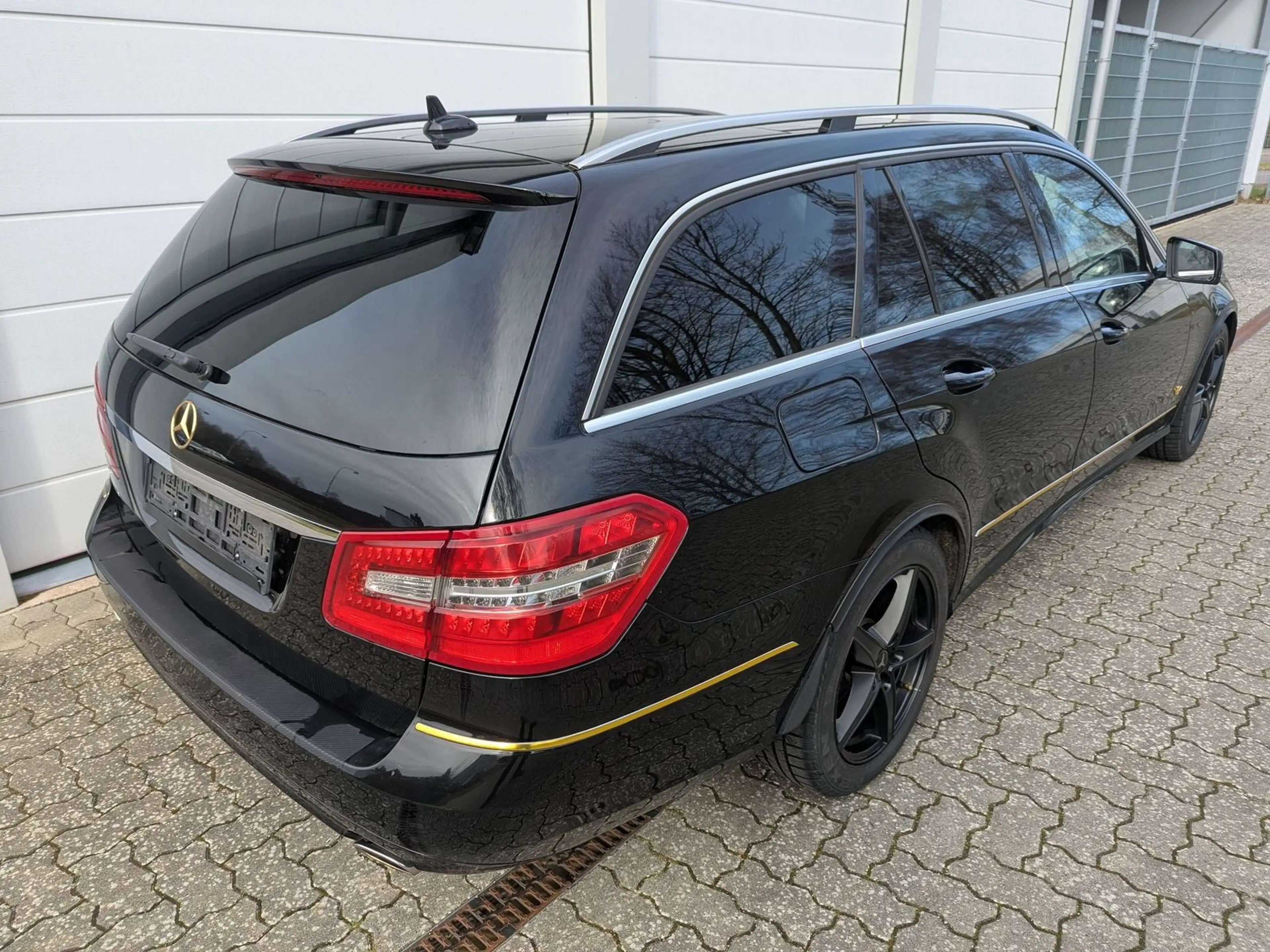 Mercedes-Benz E 350 CGI BlueEfficiency*2 Hand* — photo 4