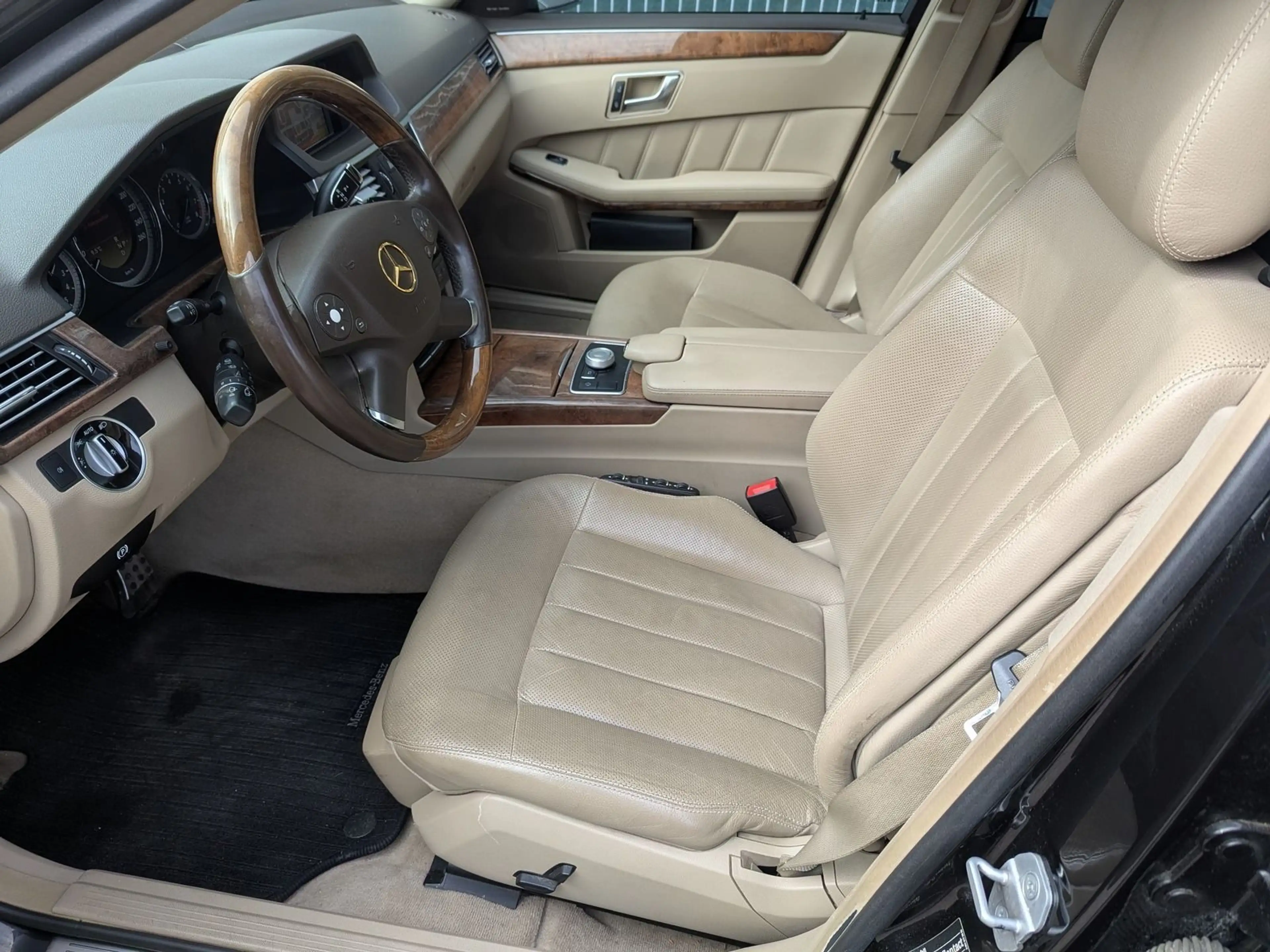 Mercedes-Benz E 350 CGI BlueEfficiency*2 Hand* — photo 8