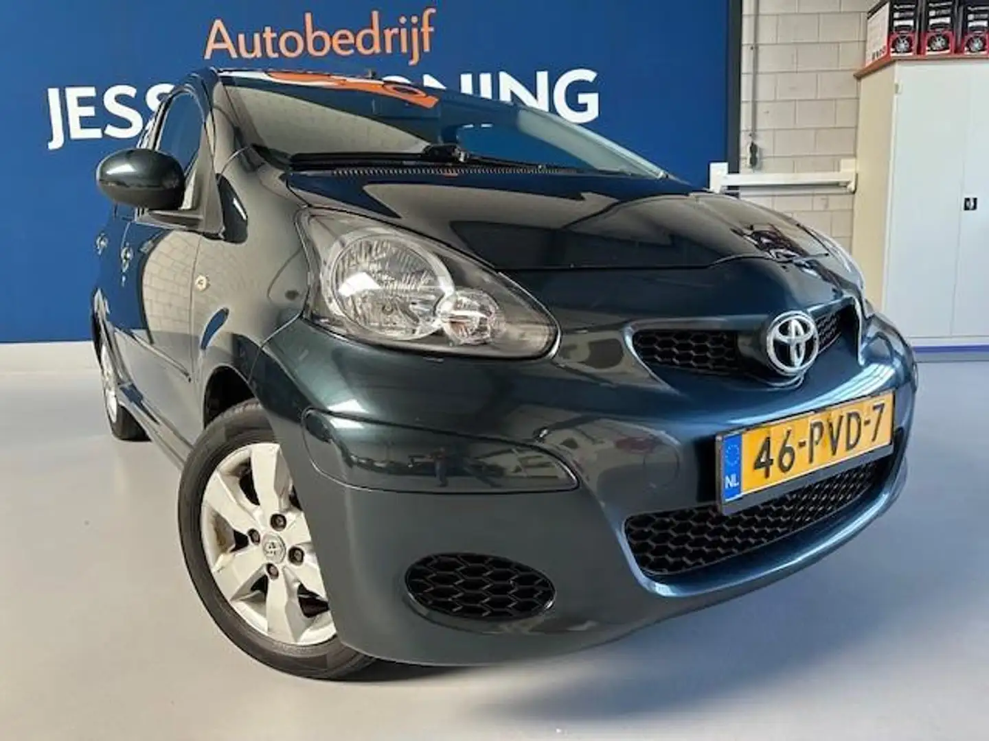 Toyota Aygo 1.0-12V Aspiration Green Navigator,bj.2011,airco,5 Groen - 2