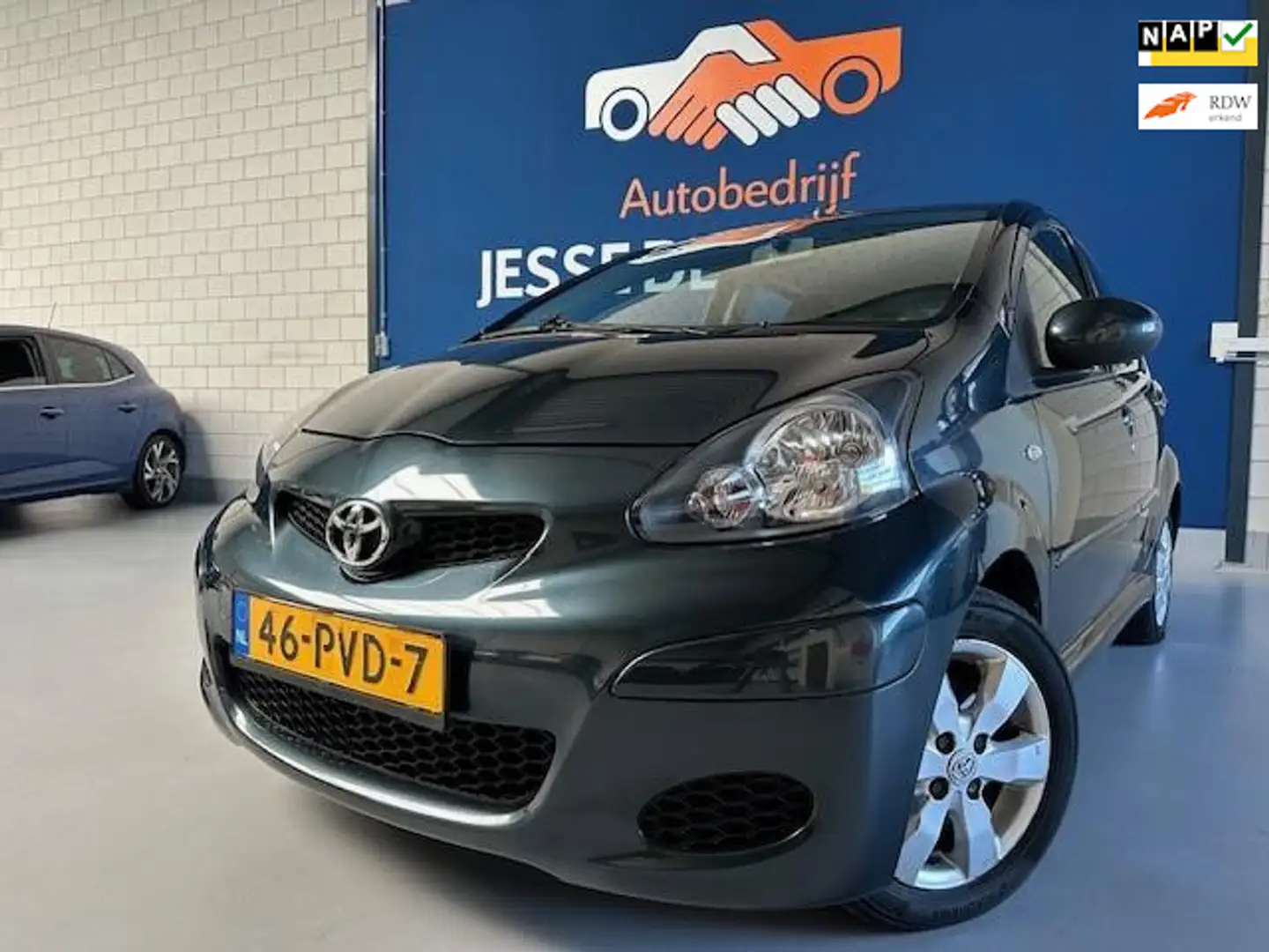 Toyota Aygo 1.0-12V Aspiration Green Navigator,bj.2011,airco,5 Groen - 1