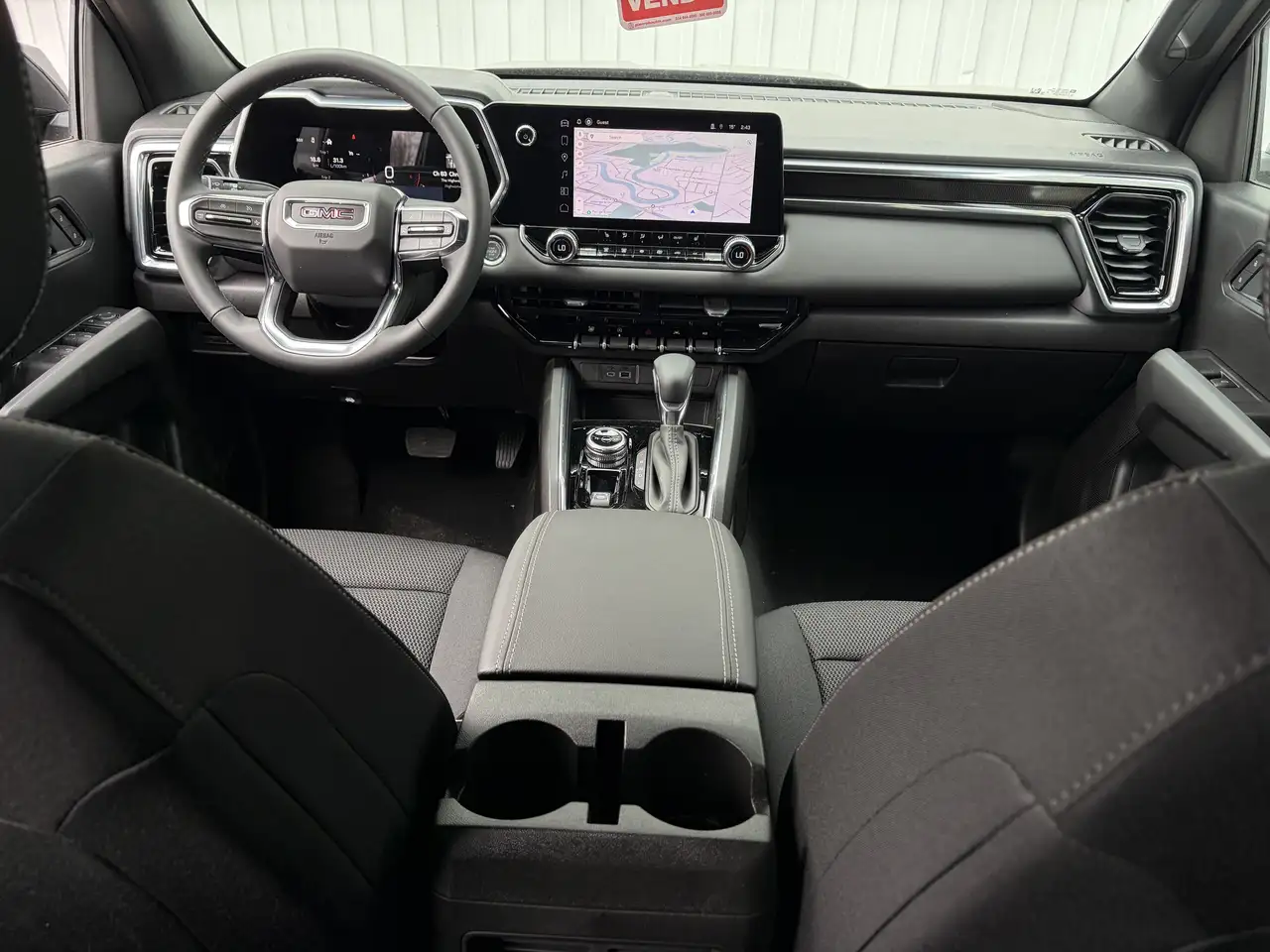 GMC Canyon снимка GMC Canyon