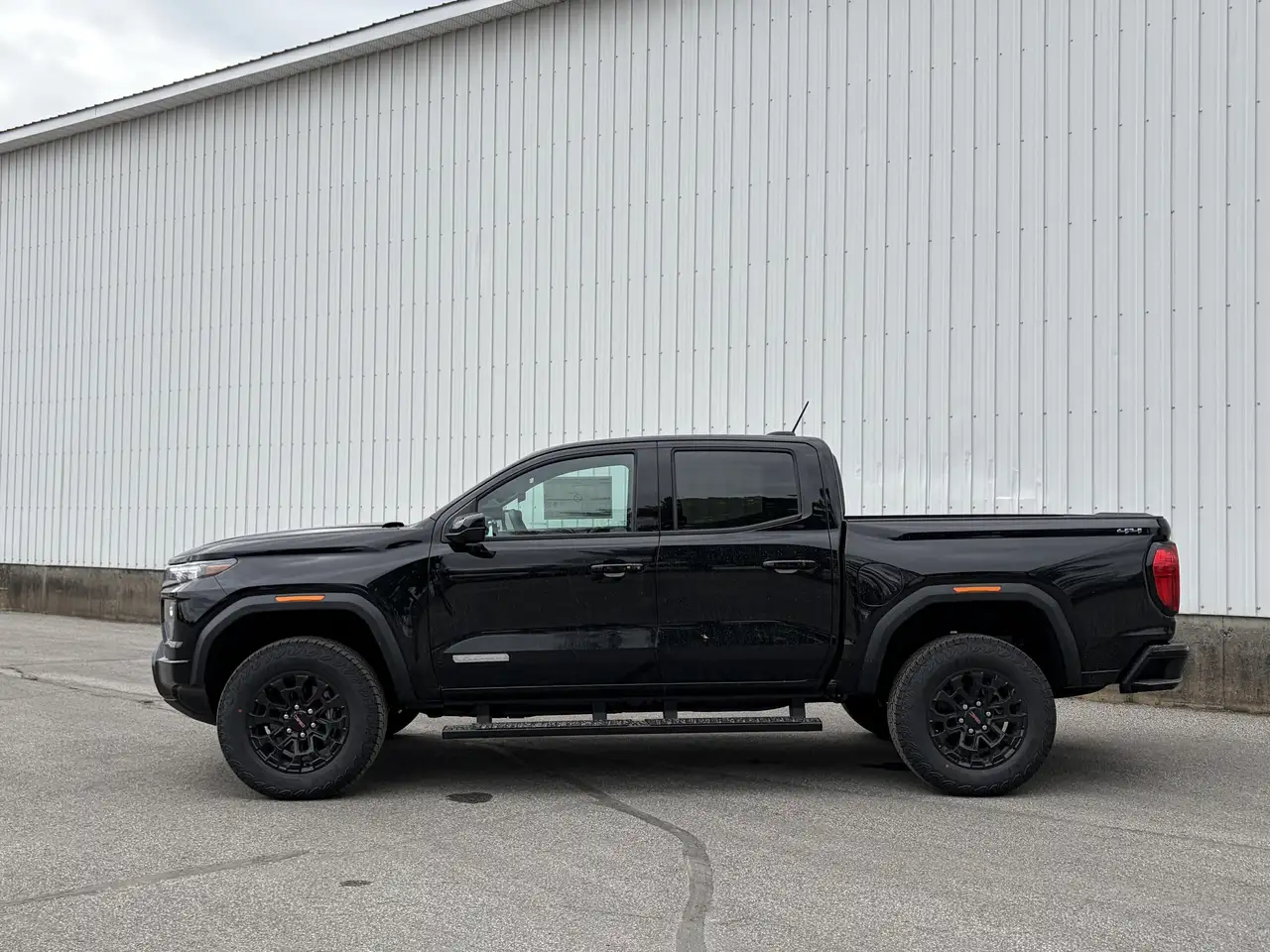 GMC Canyon снимка GMC Canyon