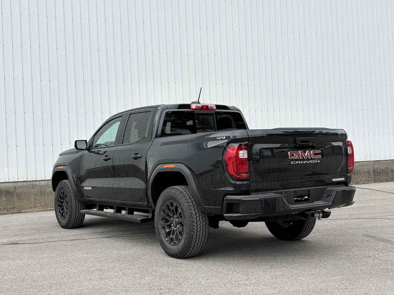 GMC Canyon снимка GMC Canyon