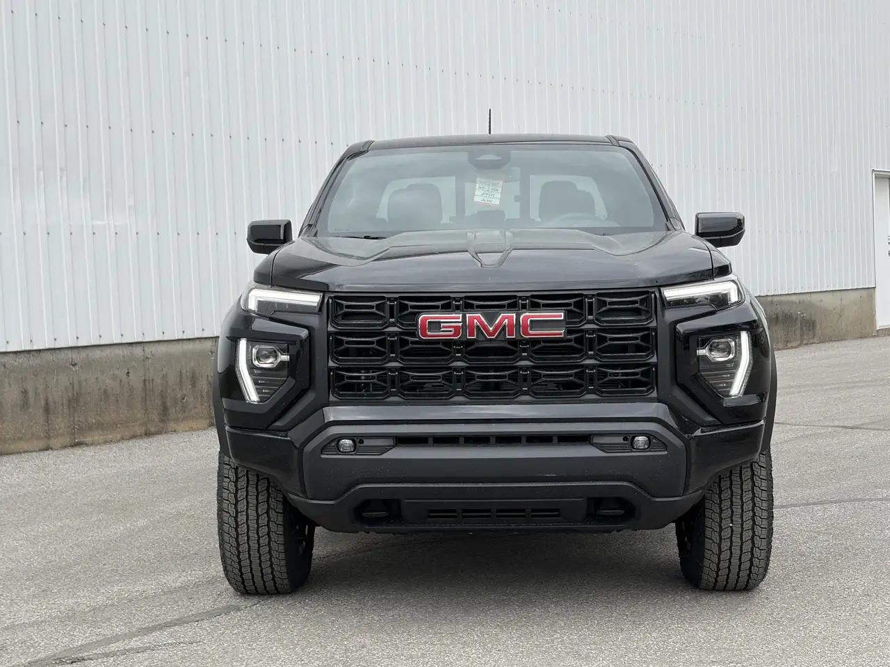GMC Canyon снимка GMC Canyon