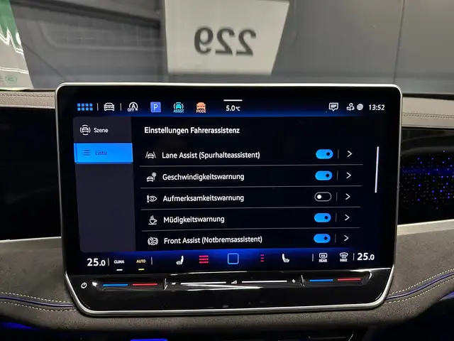 Volkswagen Passat view 24