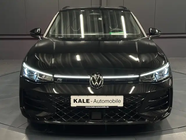 Volkswagen Passat view 8