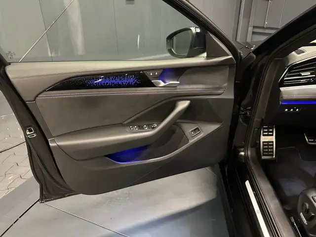 Volkswagen Passat view 13