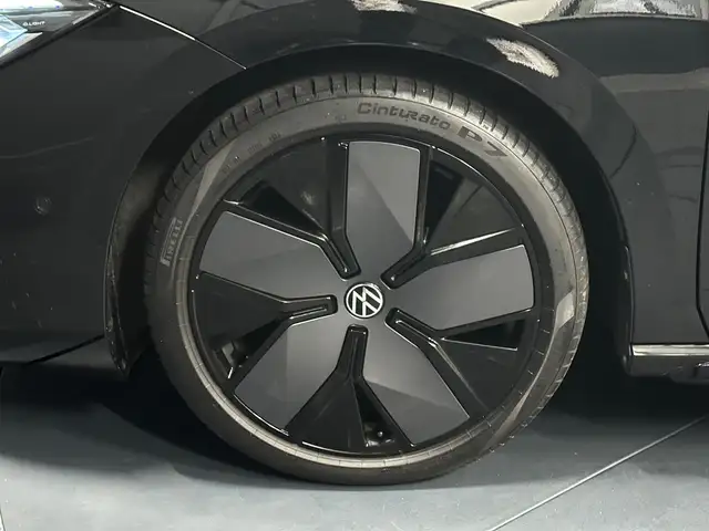 Volkswagen Passat view 9