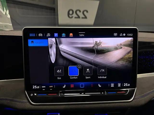 Volkswagen Passat view 26