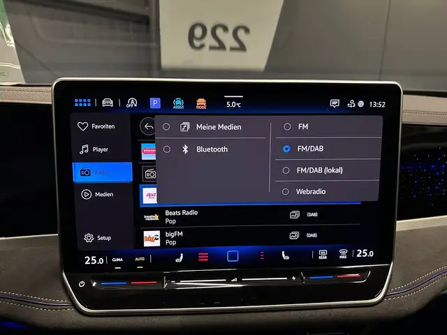 Volkswagen Passat view 30