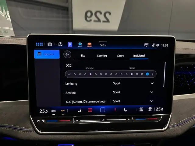 Volkswagen Passat view 27
