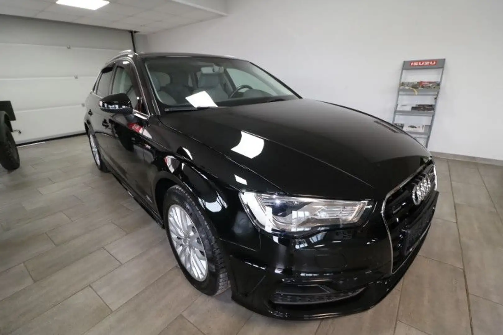 Audi A3 Sportback 1.8 TFSI quattro S-tronic S line BO Schwarz - 1