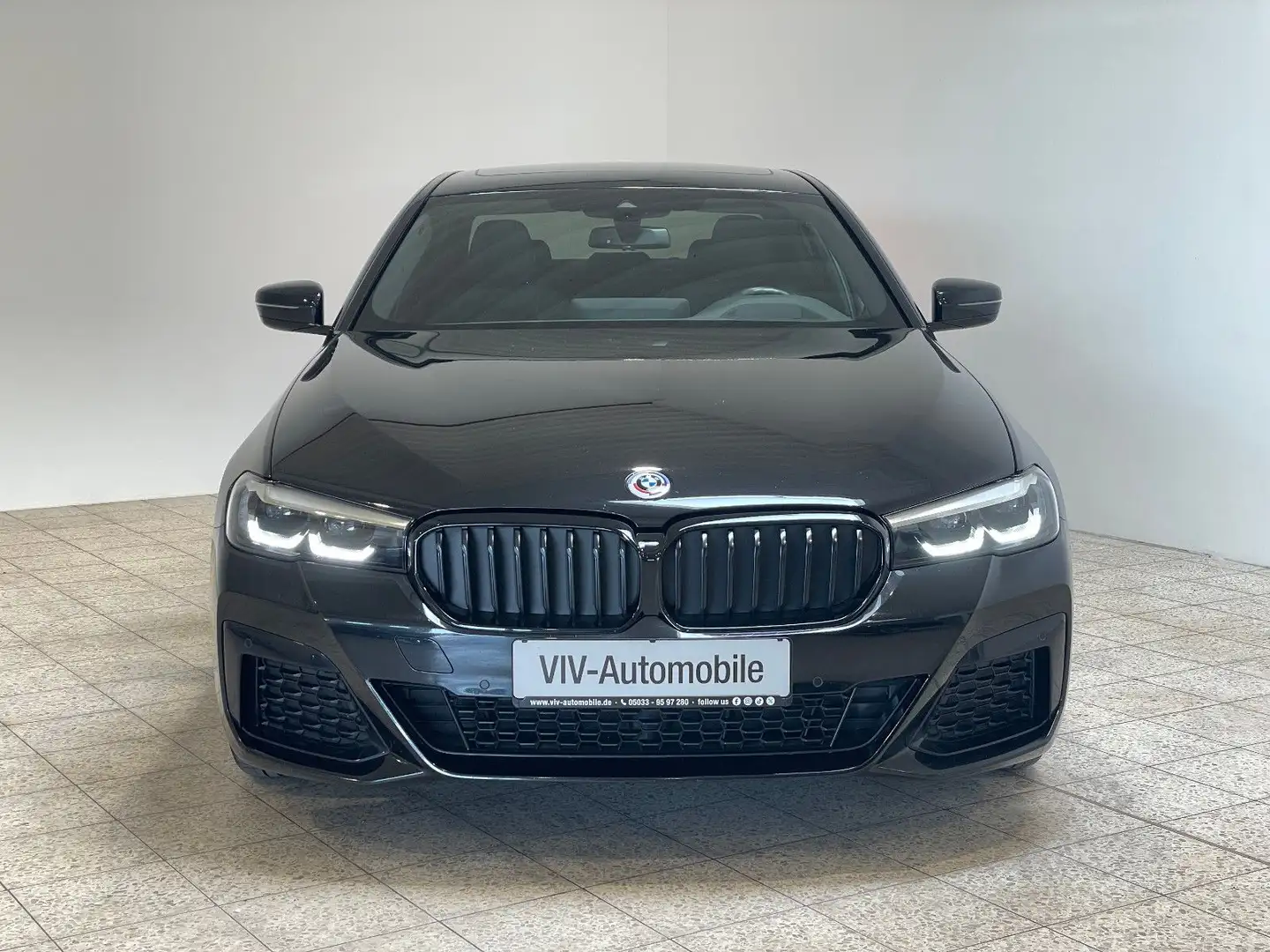 BMW 520 d xDrive 50 Jahre M Sport M Paket *HUD*Standh Černá - 2