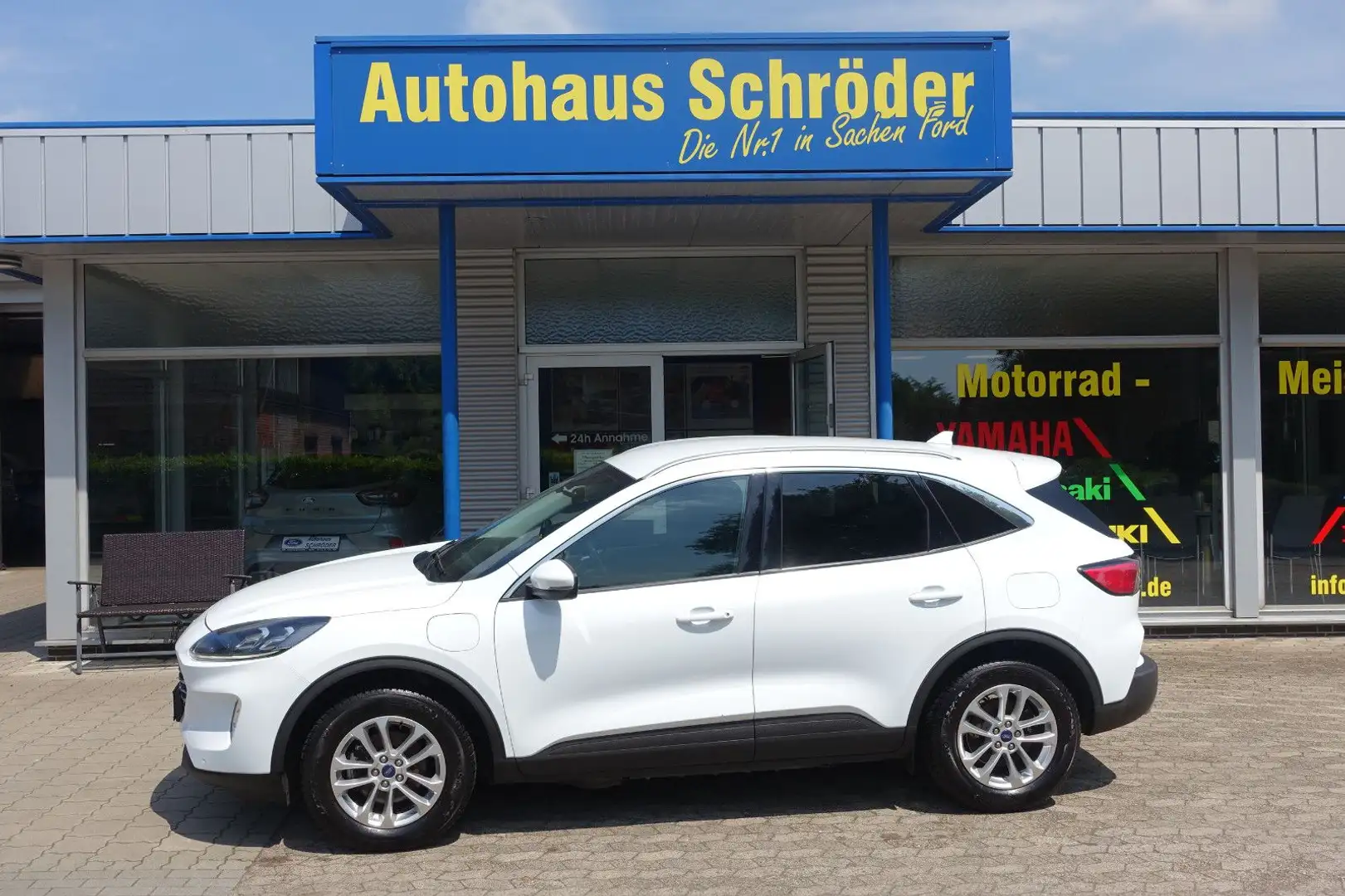 Ford Kuga Plug-In Hybrid Titanium X Weiß - 1