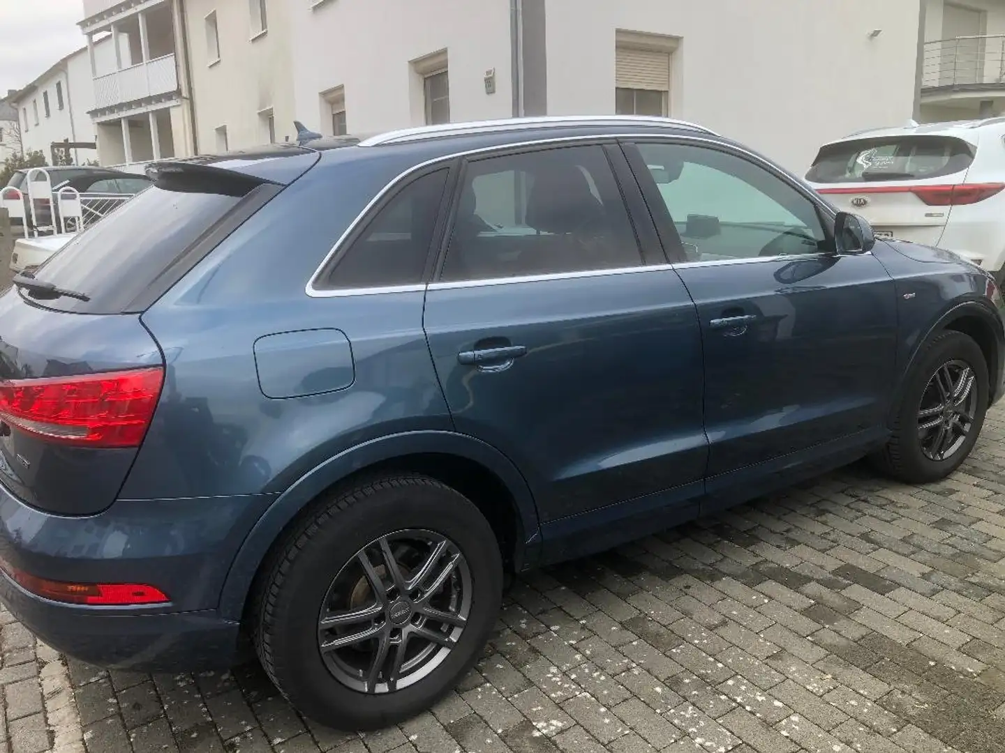 Audi Q3 Q3 2.0 TDI quattro S tronic Blau - 1