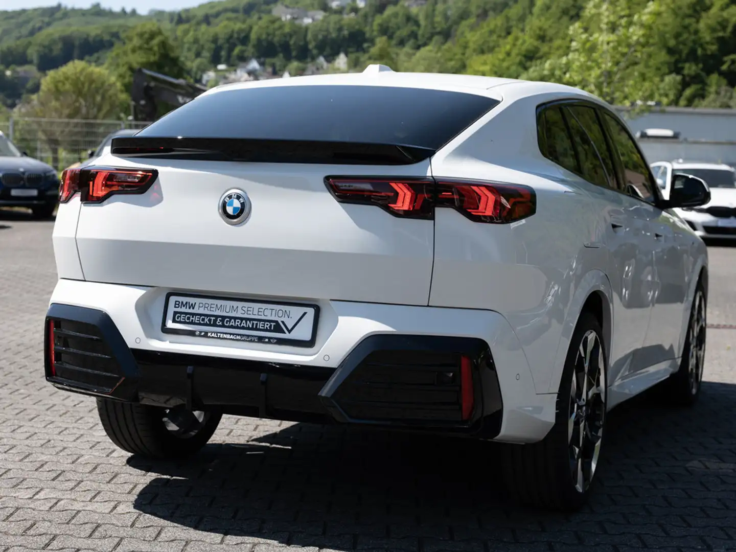BMW X2 sDrive 18d M-Sport LED NAVI KAMERA SHZ PDC Wit - 2