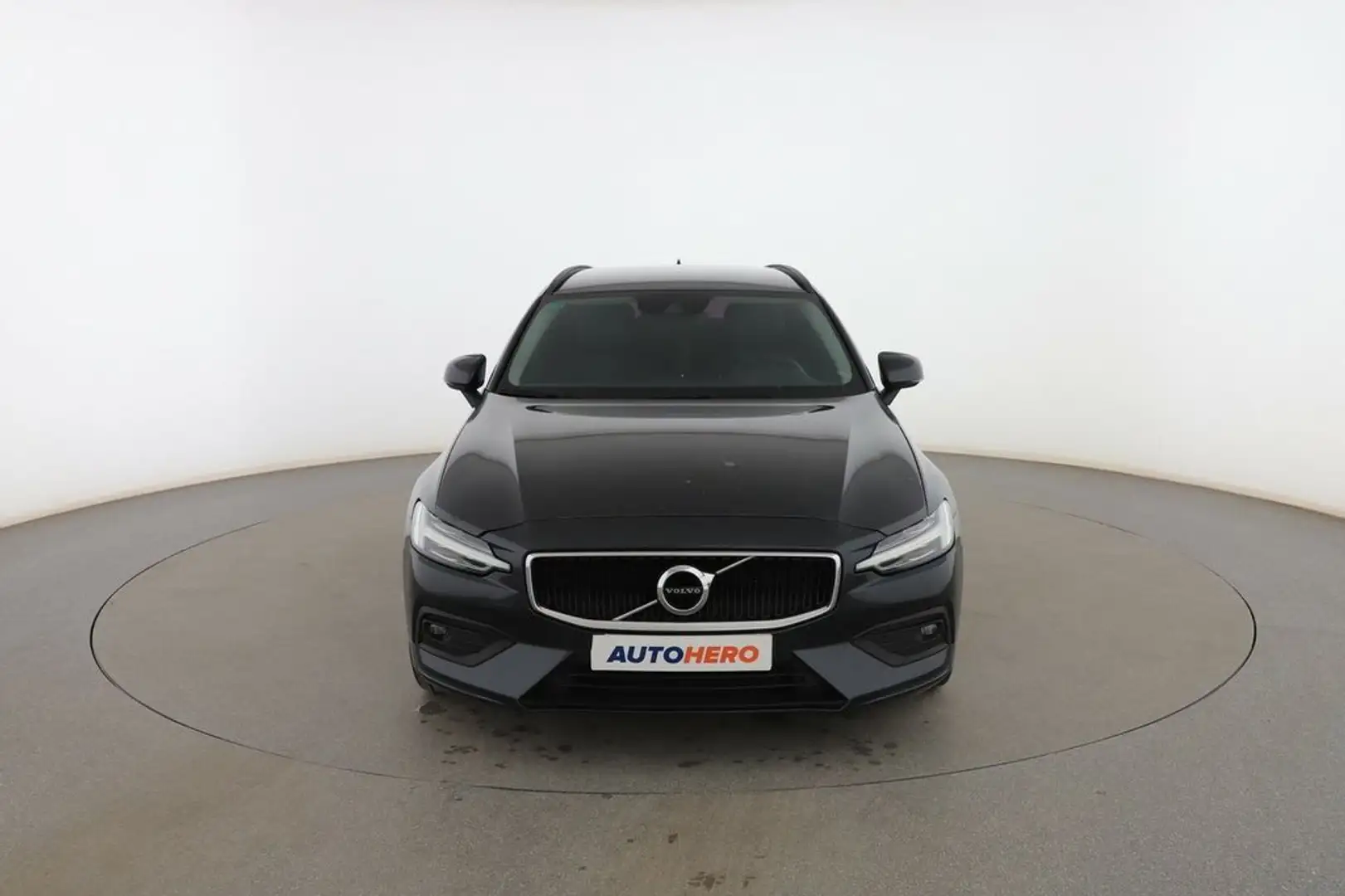 Volvo V60 2.0 D3 Momentum Gris - 2