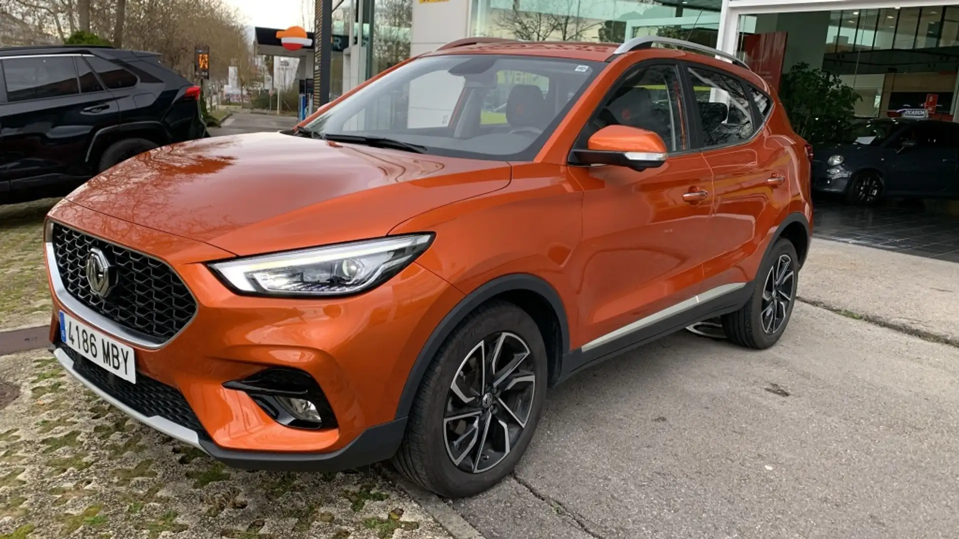 MG ZS 1.0 T-GDI Luxury Aut. 82kW Naranja - 1