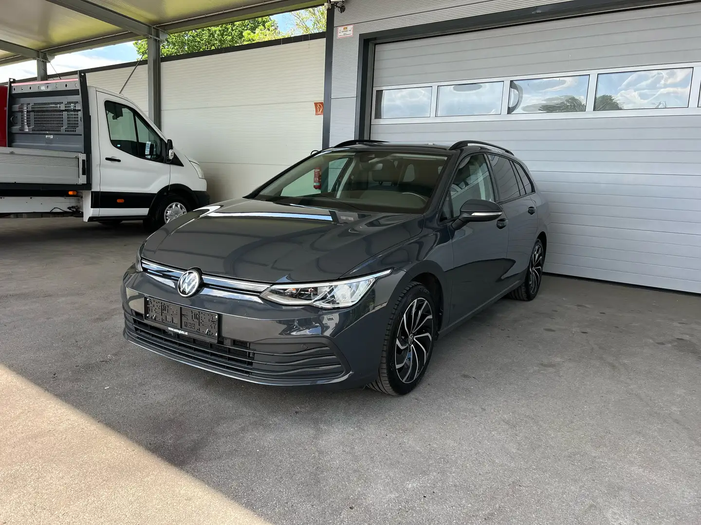 Volkswagen Golf Variant Variant 2,0 TDI Life LED/NAVI/AHV/ASSIST./17''ALU Grau - 2