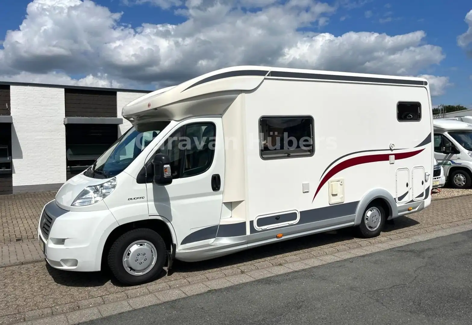 Euramobil Contura 660HB - Festbett - Solar - auto.Sat/TV Weiß - 1