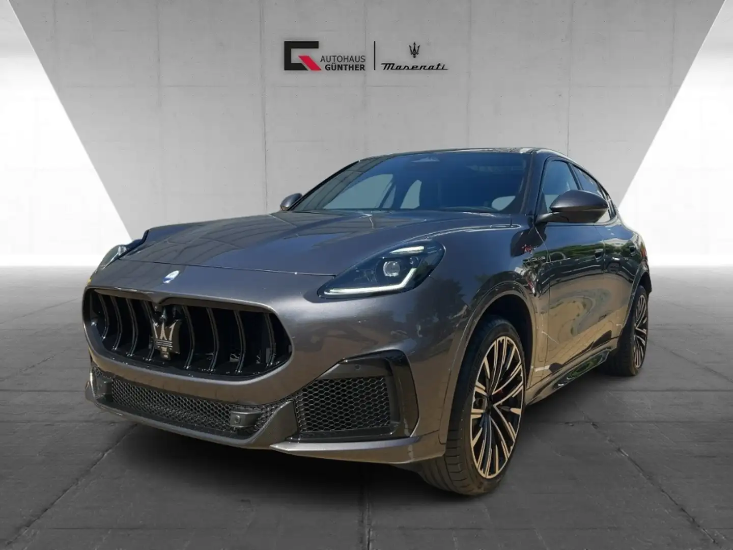 Maserati Grecale Trofeo MY25 530PS AWD V6 Grau - 1