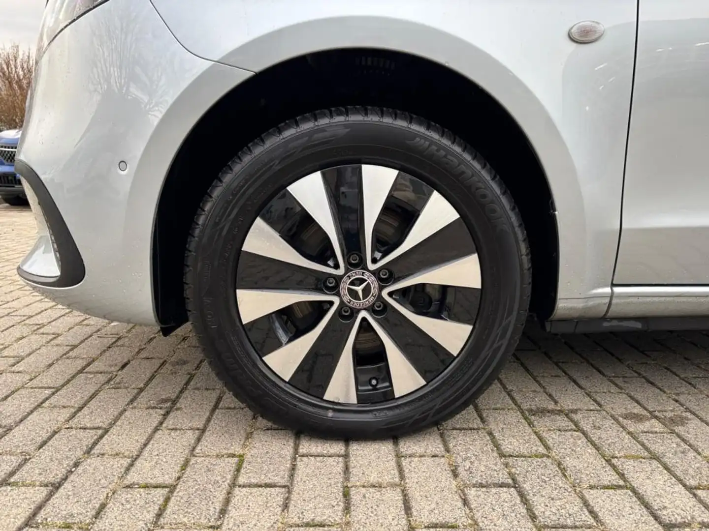 Mercedes-Benz Vito 119 CDI 4x4 Tourer PRO LED+STHZG+LIEGE+AHK Argintiu - 2