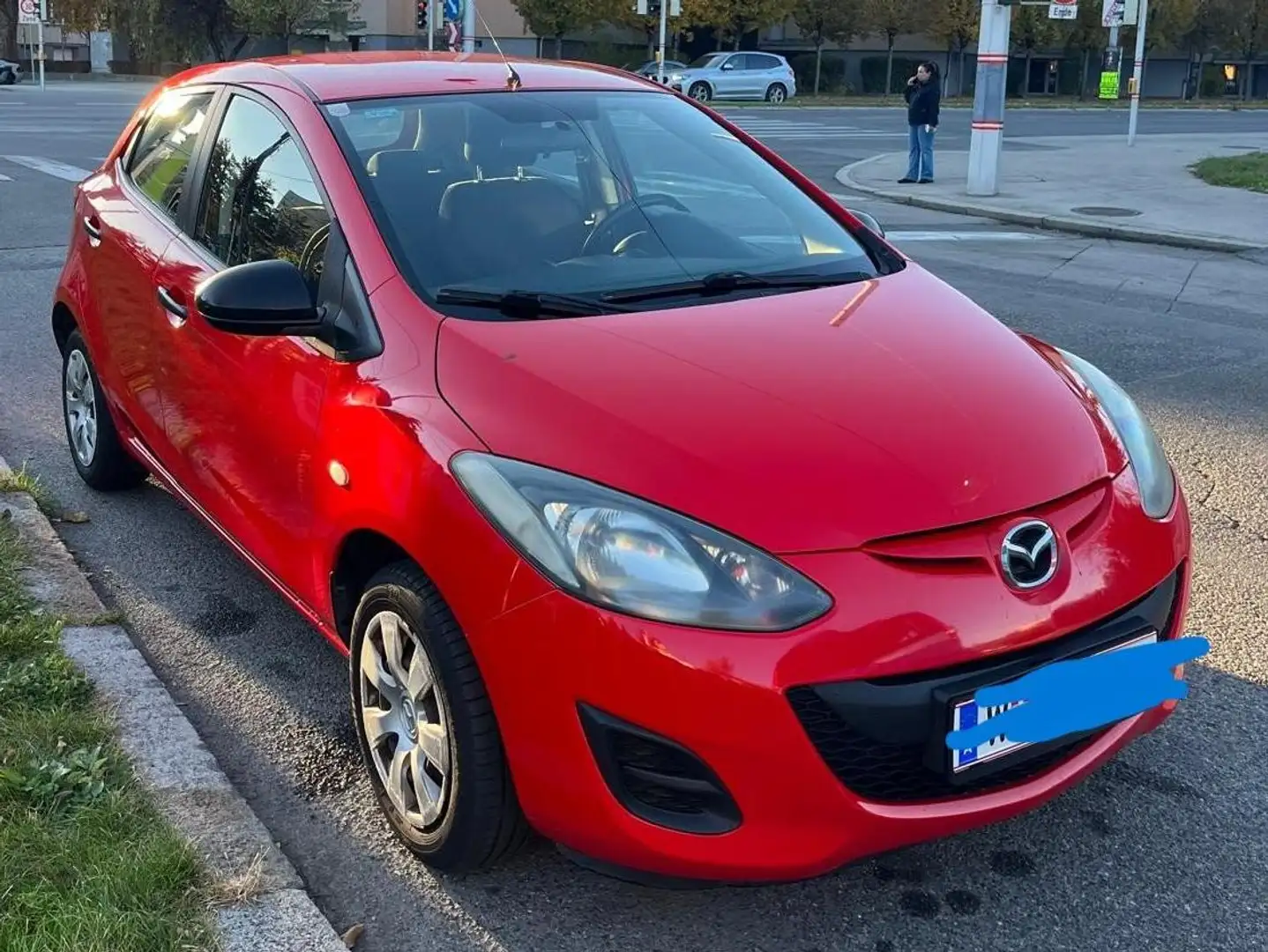 Mazda 2 Mazda 2 1,3i CE Pro CE Pro Rot - 1