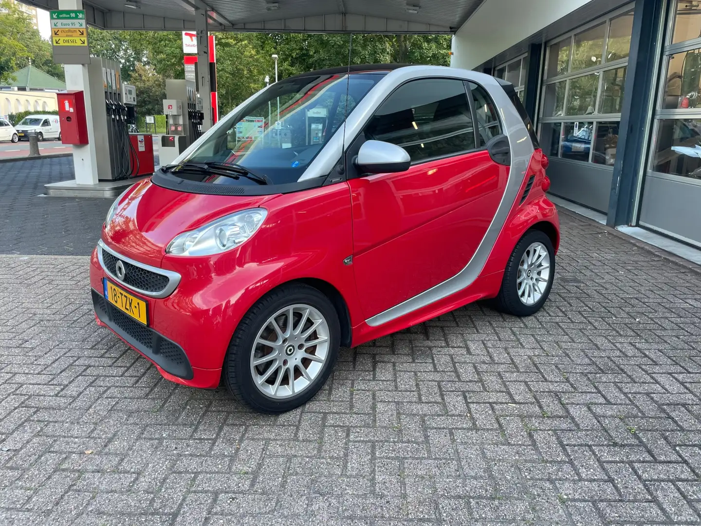 smart forTwo coupé 1.0 mhd Passion Grijs - 2