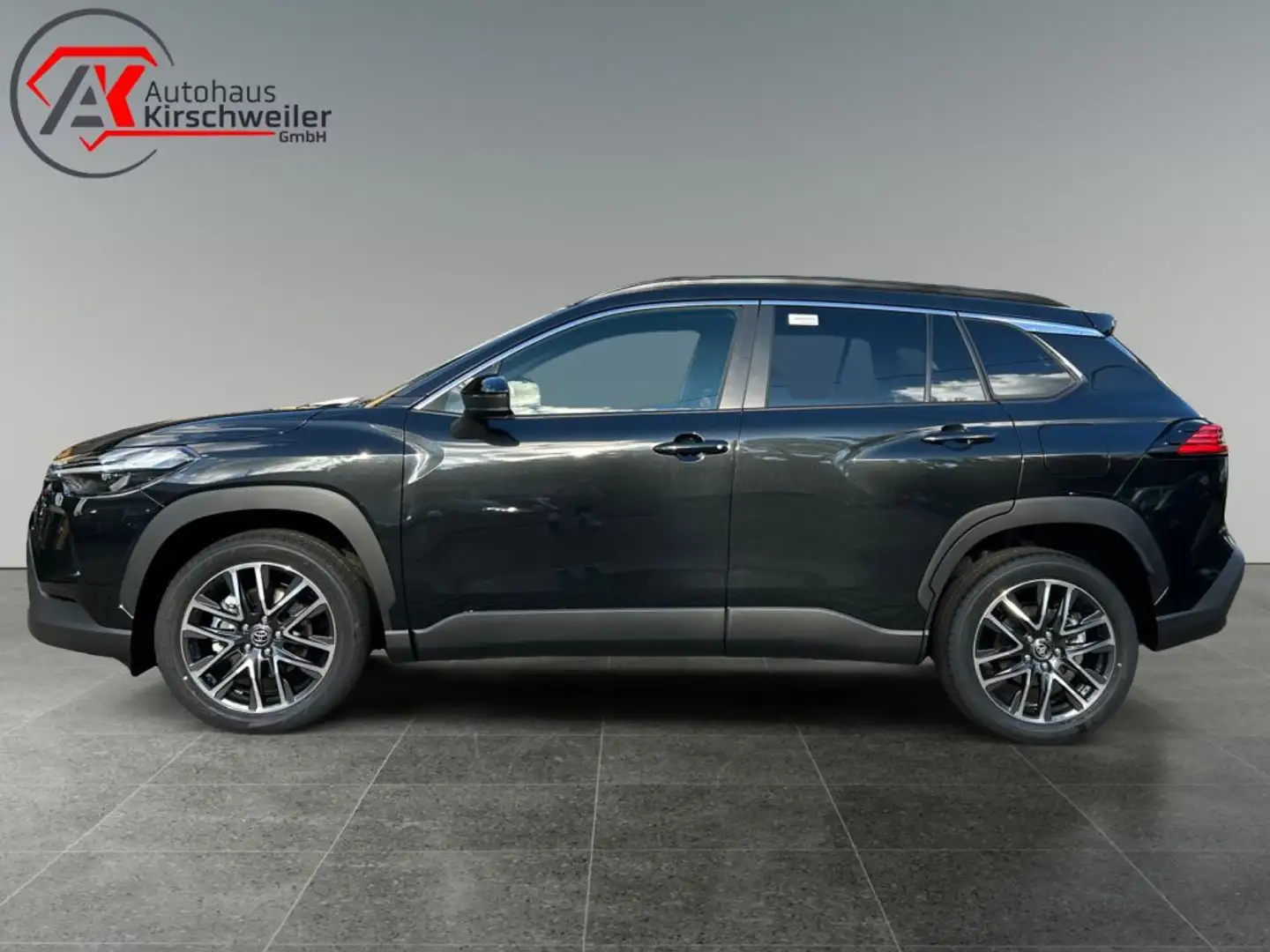 Toyota Corolla Cross Hybrid 2.0 VVT-i Teamplayer Zwart - 2