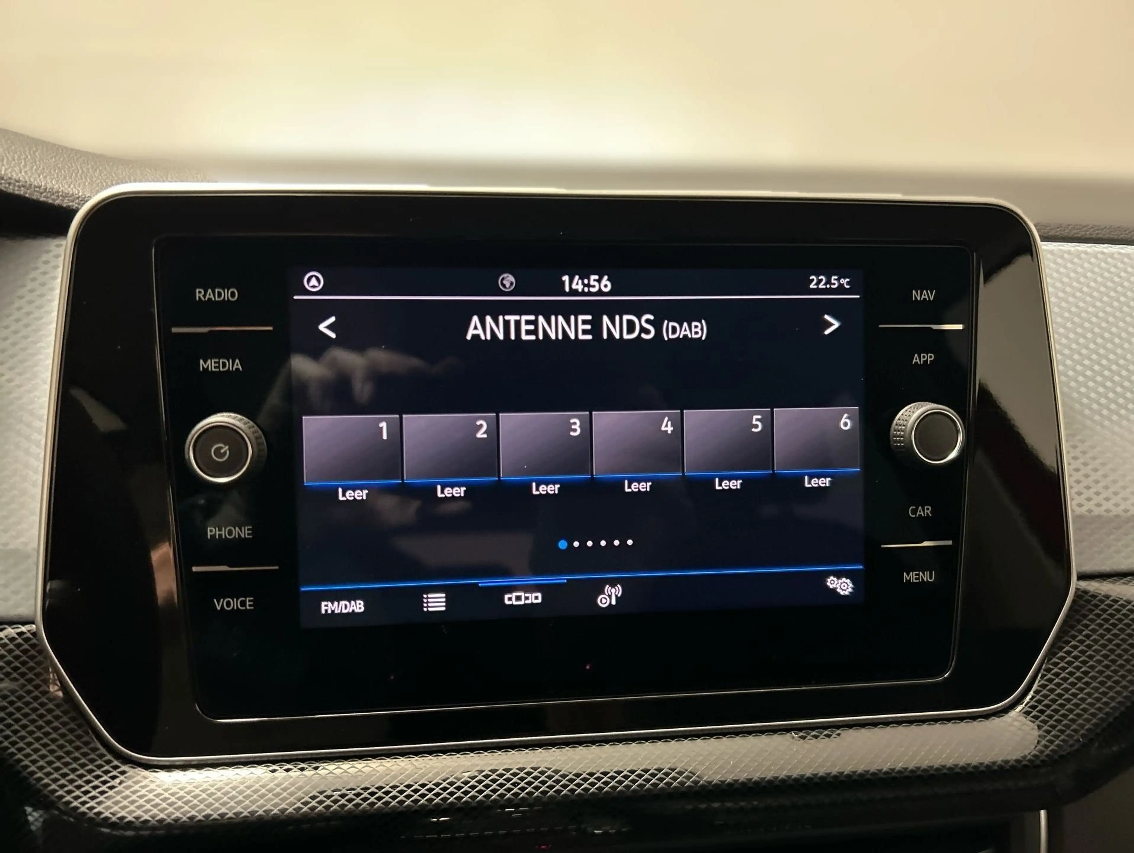 Volkswagen T-Cross 1.0 TSI ENERGY CarPlay ACC AHK LED Navi — photo 10