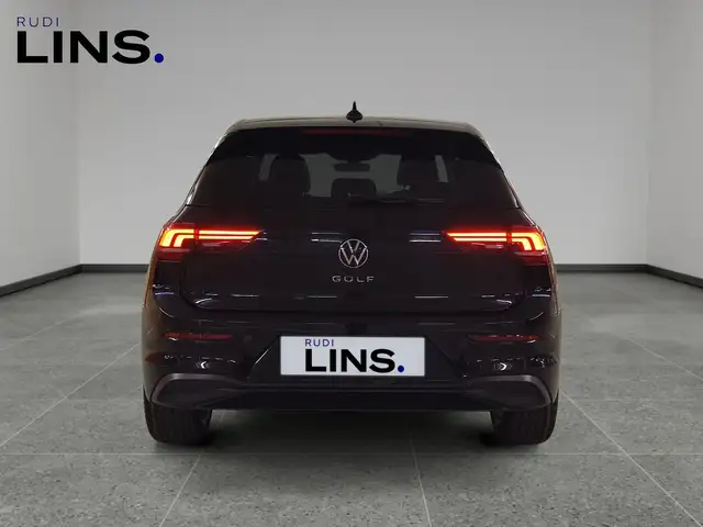 Volkswagen Golf view 4