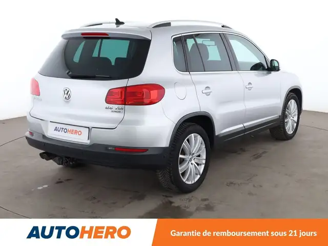 Volkswagen Tiguan view 6