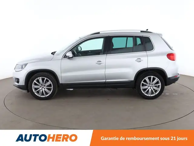 Volkswagen Tiguan view 3