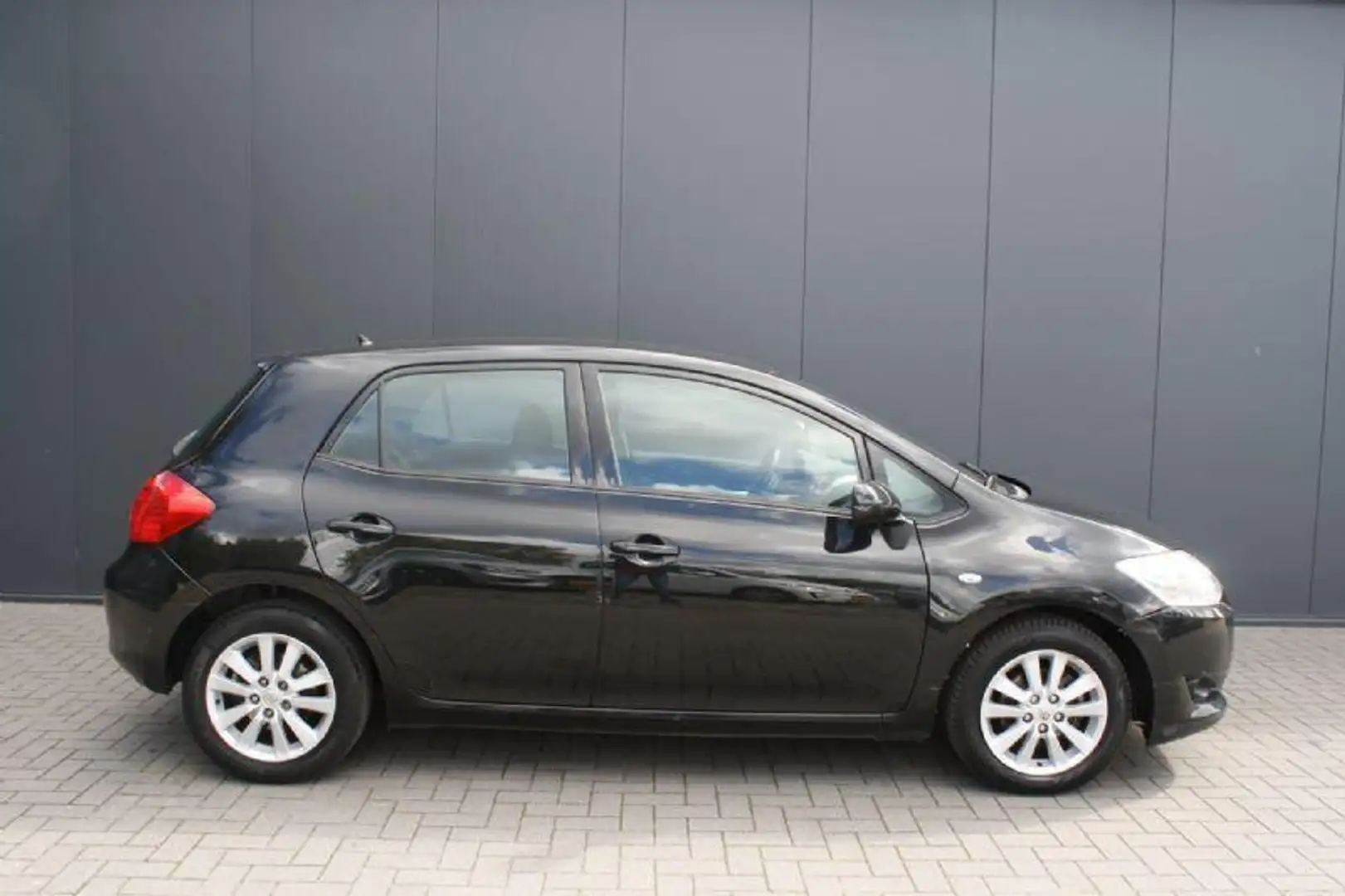 Toyota Auris 1.6-16V Sol - AUTOMAAT - 5-DEURS - CLIMA - 1e EIGE Schwarz - 2