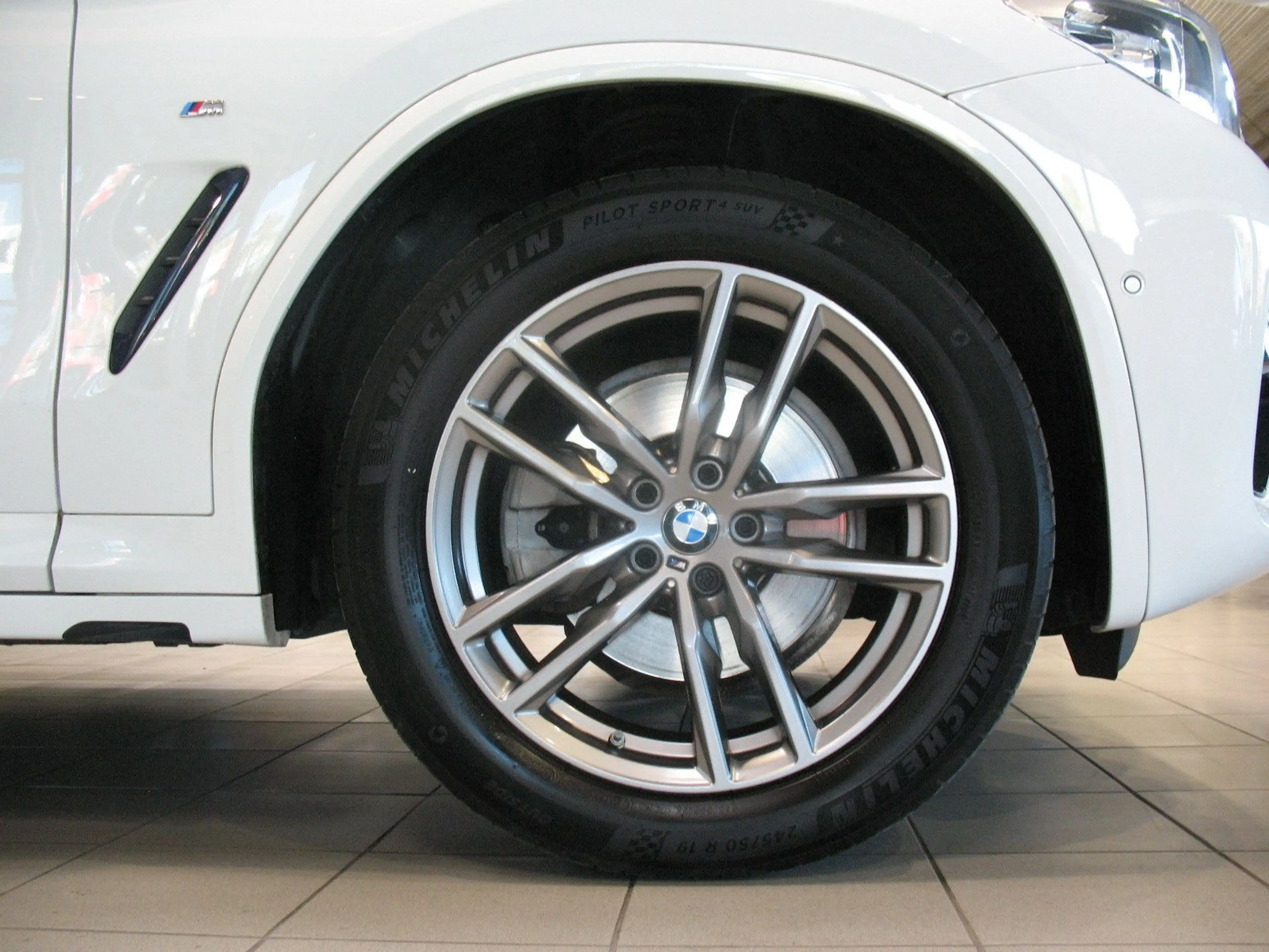 BMW X4 xDrive20i Aut. M Sport *LED*LEDER*AHK* — photo 5