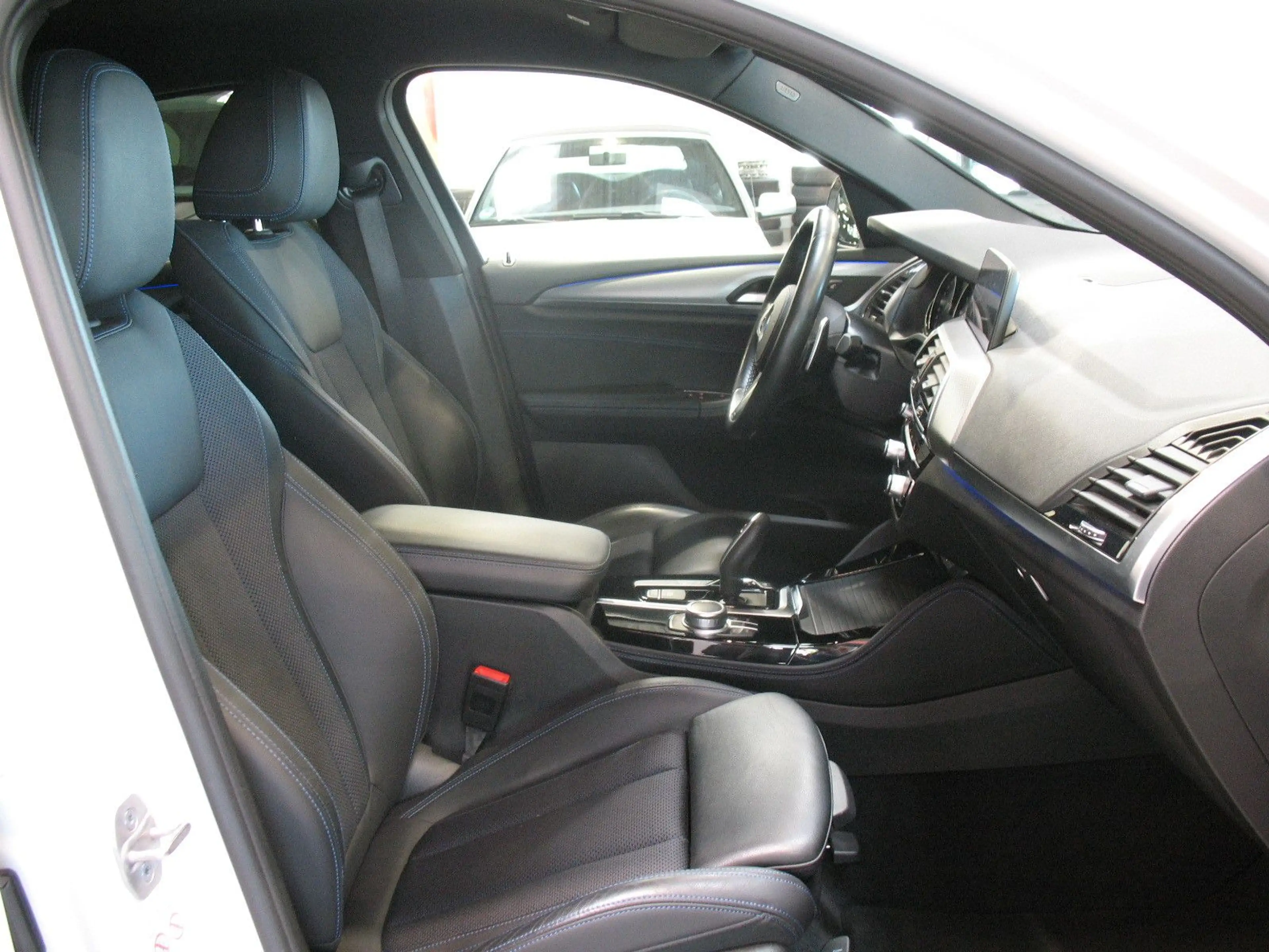 BMW X4 xDrive20i Aut. M Sport *LED*LEDER*AHK* — photo 7
