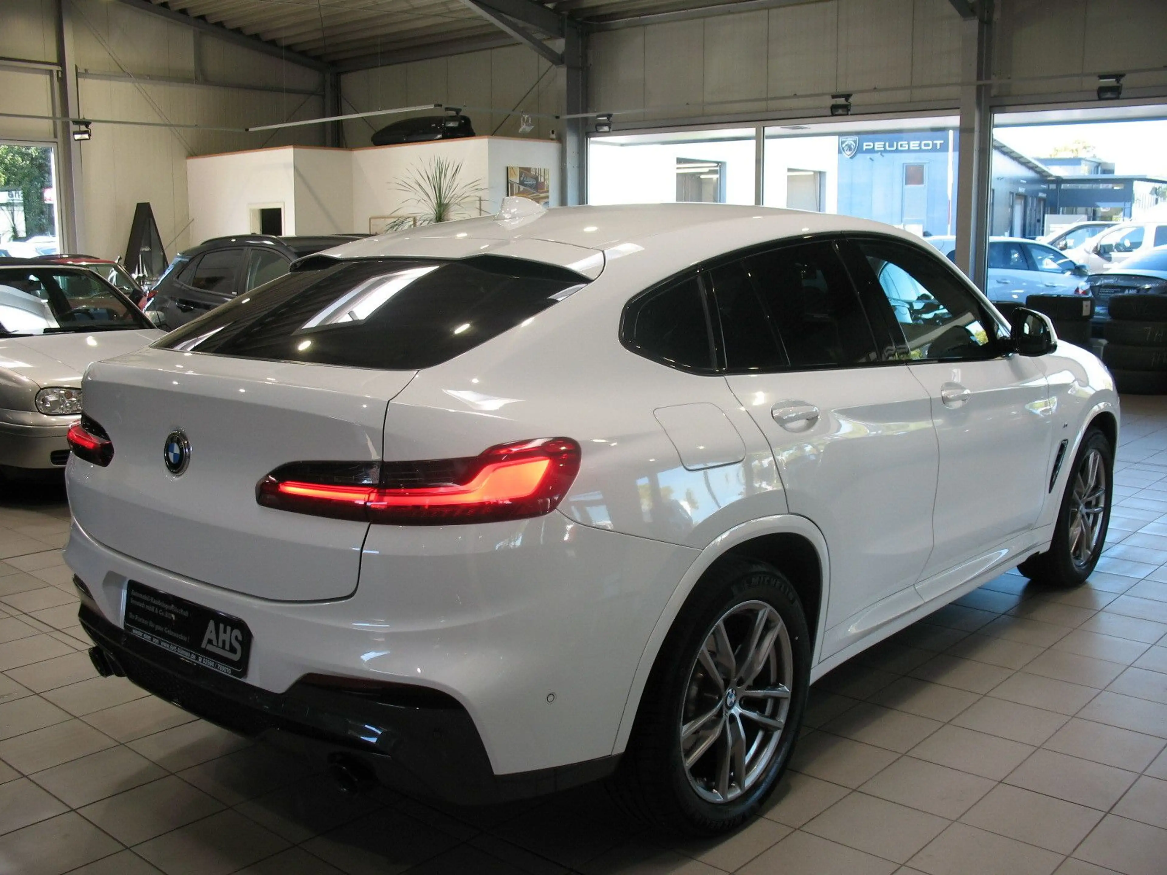 BMW X4 xDrive20i Aut. M Sport *LED*LEDER*AHK* — photo 3