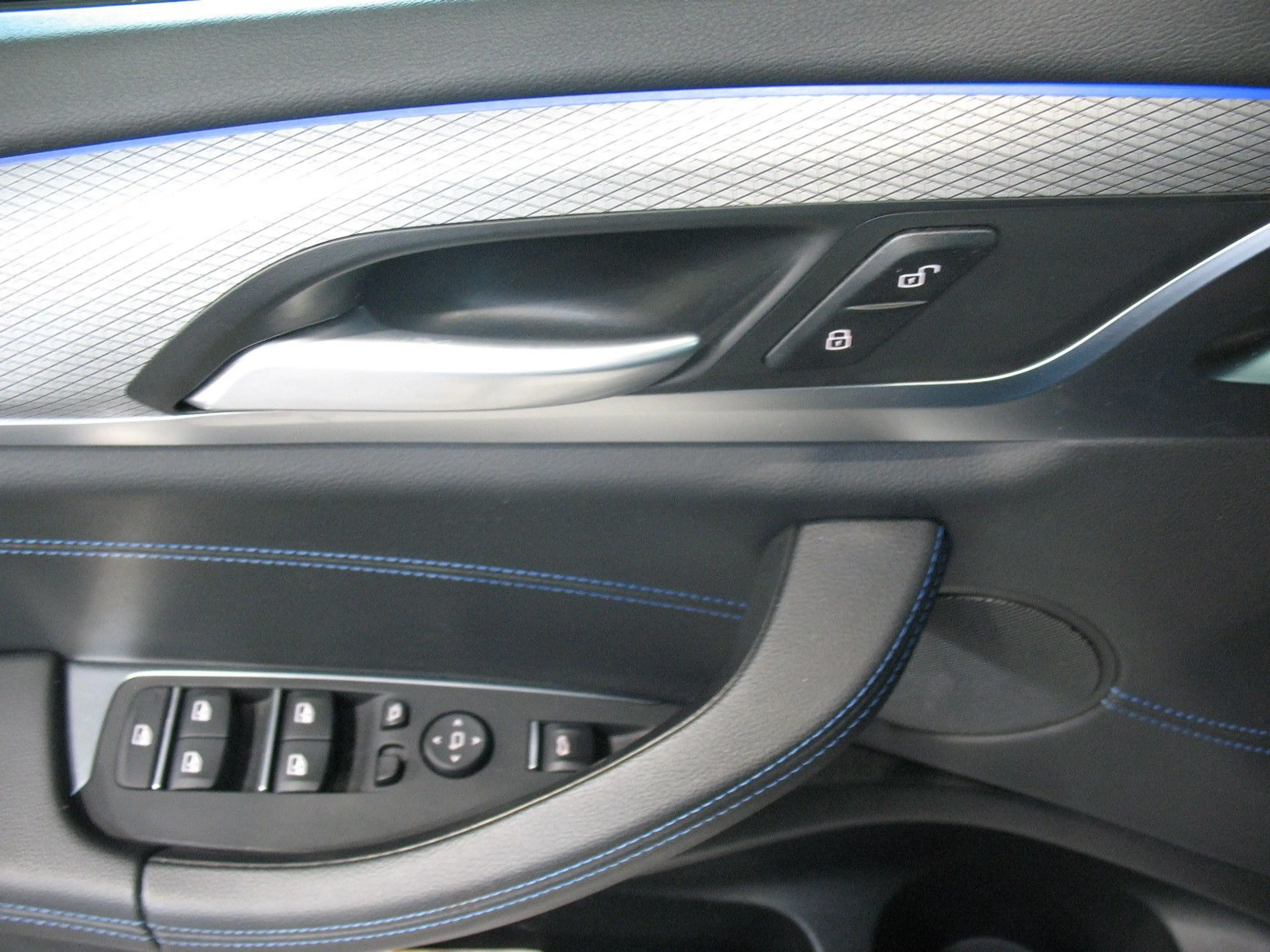 BMW X4 xDrive20i Aut. M Sport *LED*LEDER*AHK* — photo 13