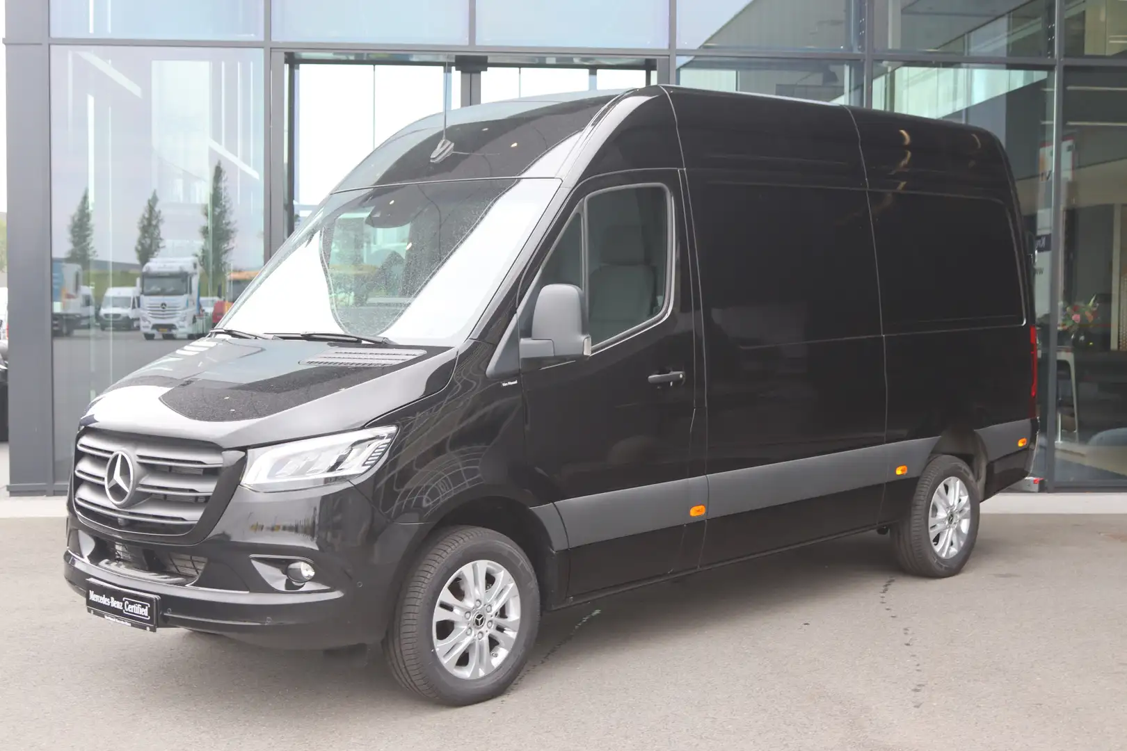 Mercedes-Benz Sprinter 319 CDI Aut. L2H2 AIRCO/NAVI/CAMERA/3.500KG AHW/LE Noir - 2