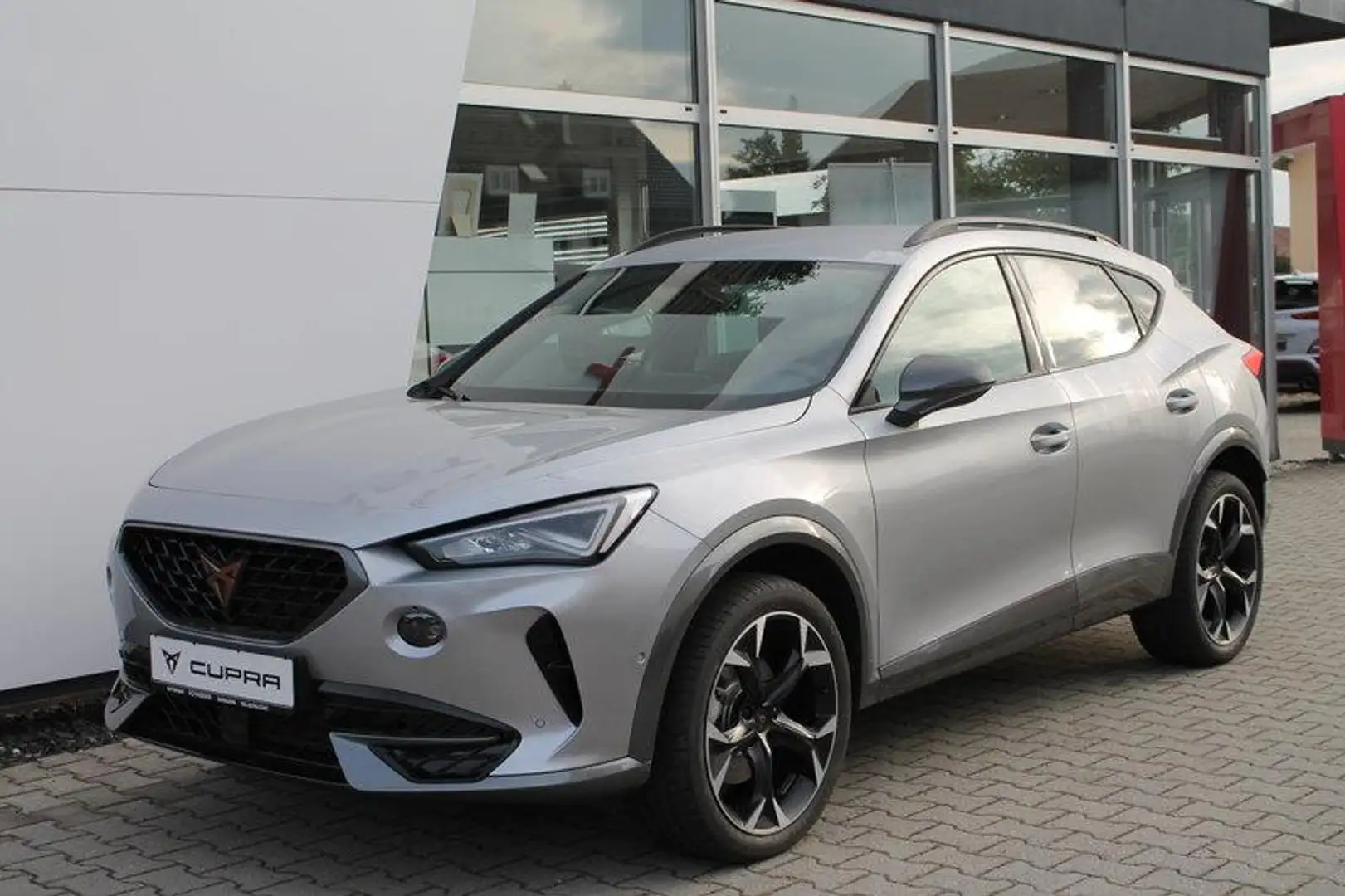 CUPRA Formentor 1.5 TSI 7DSG NAVI/ACC/SHZ/KAMERA/DAB Silber - 1