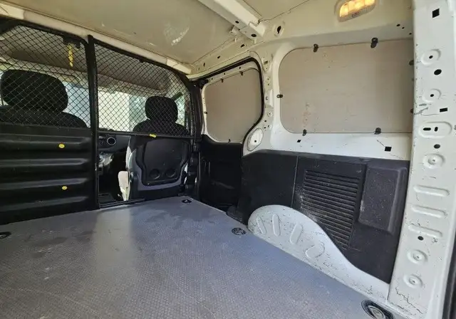 Peugeot Partner view 13