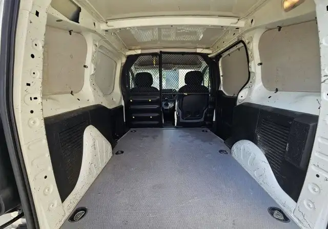Peugeot Partner view 12